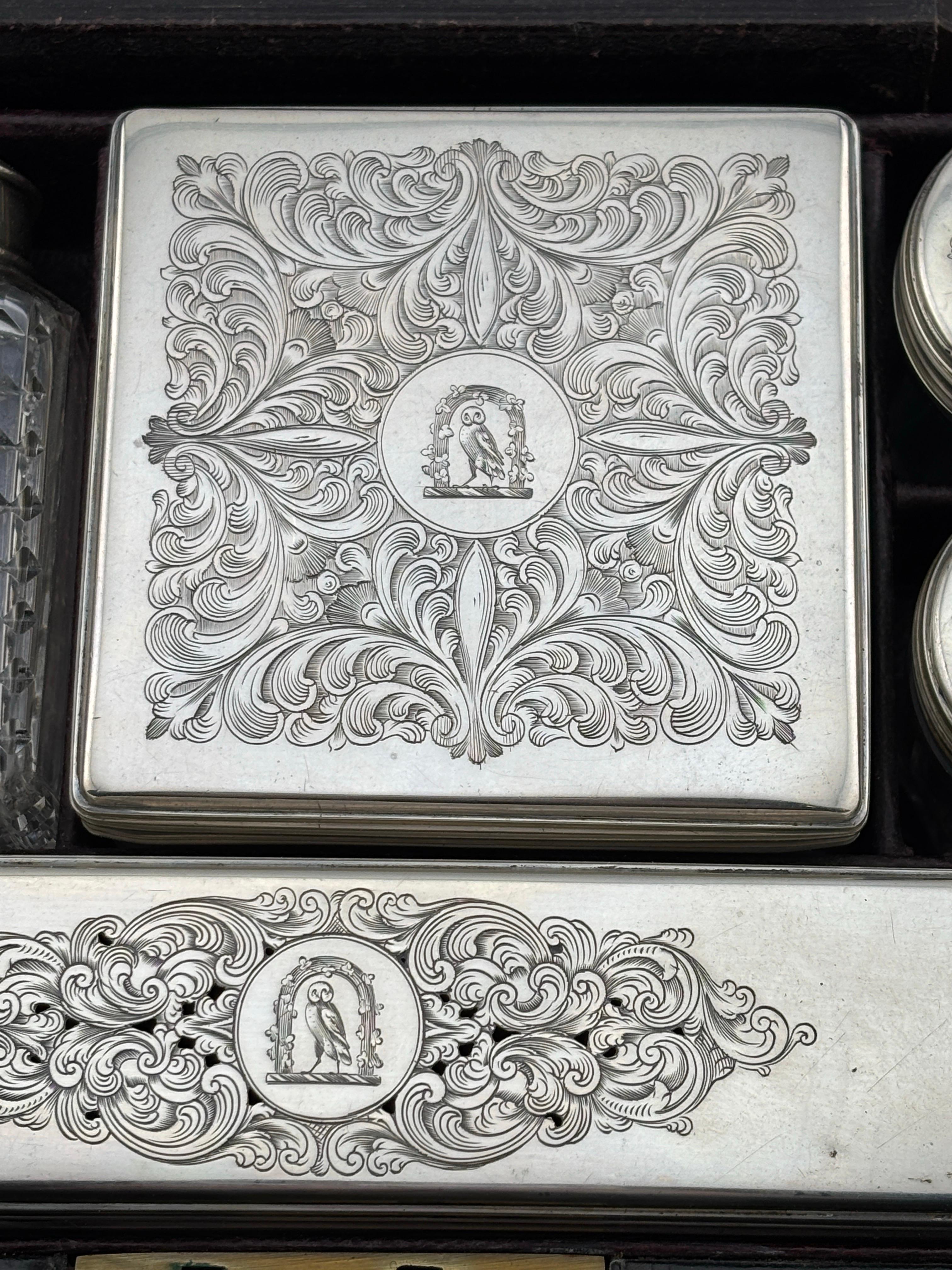 Antiquité Vanity Shaving Dresser Box/ Travel Set Of 14 Pieces With Original Box Bon état - En vente à Bernardsville, NJ