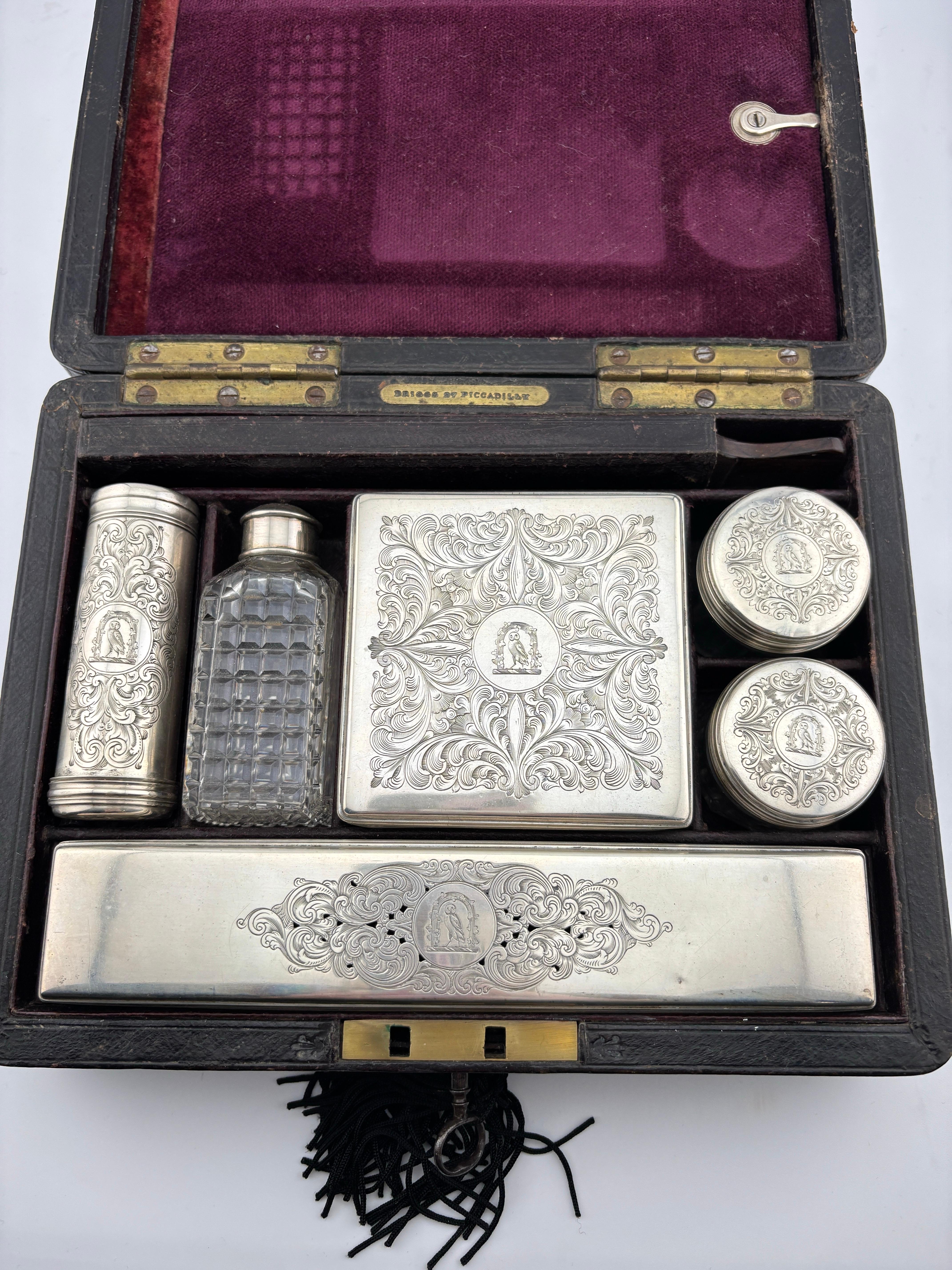 Antiquité Vanity Shaving Dresser Box/ Travel Set Of 14 Pieces With Original Box en vente 2