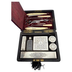 Antike Eitelkeit Rasieren Dresser Box / Travel Set von 14 Pieces mit Original-Box
