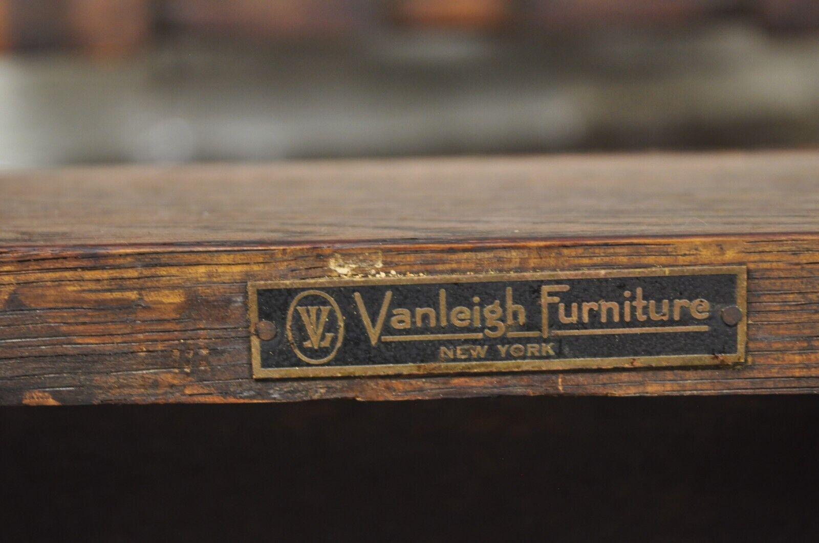 Paire de fauteuils trônes anciens Vanleigh en chêne sculpté de style Renaissance italienne en vente 6