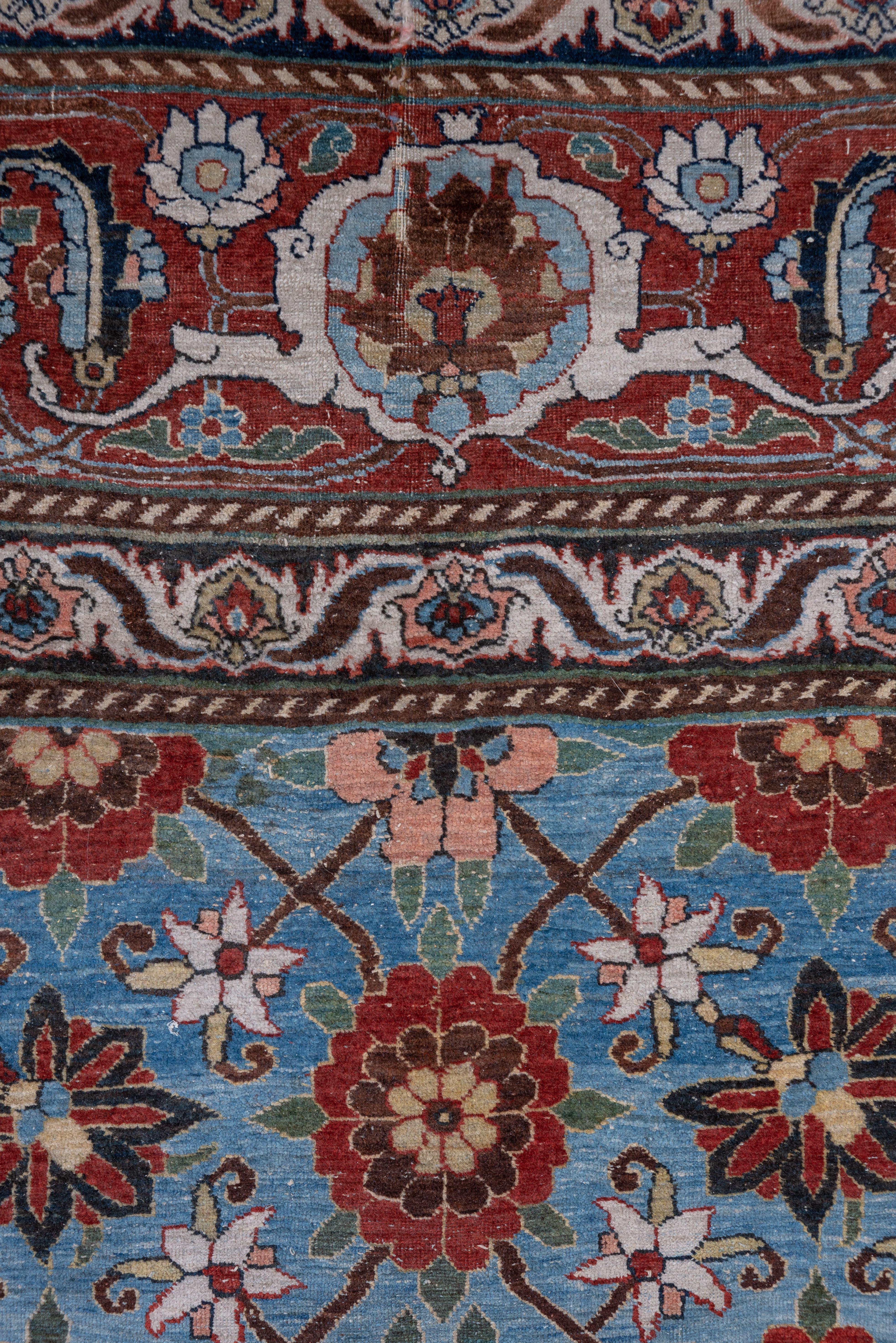 Tapis Varamin ancien Bon état - En vente à New York, NY