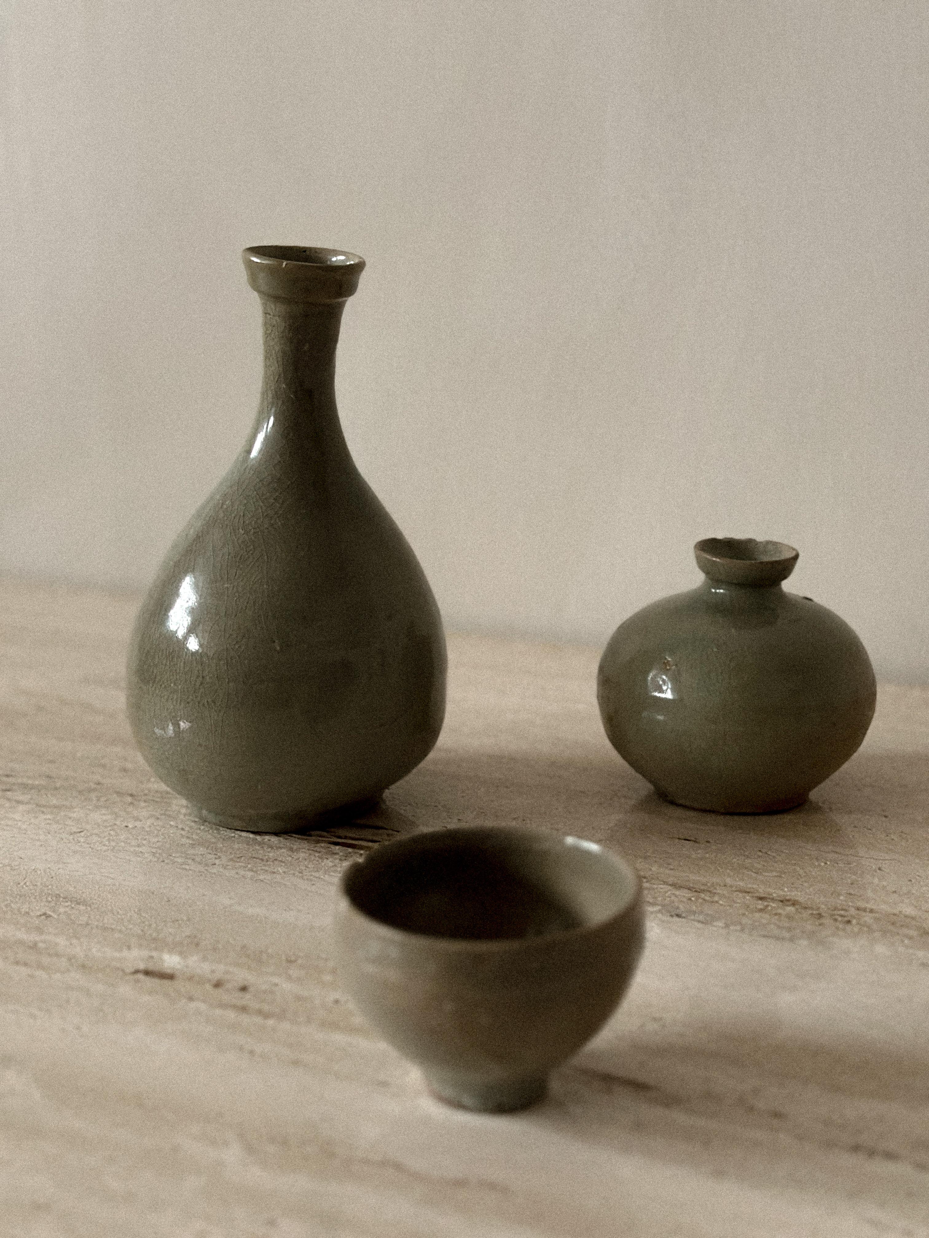 Antique Vase, Cup, and Jar, Korea, Joseon Dynasty (1392–1910) For Sale 3