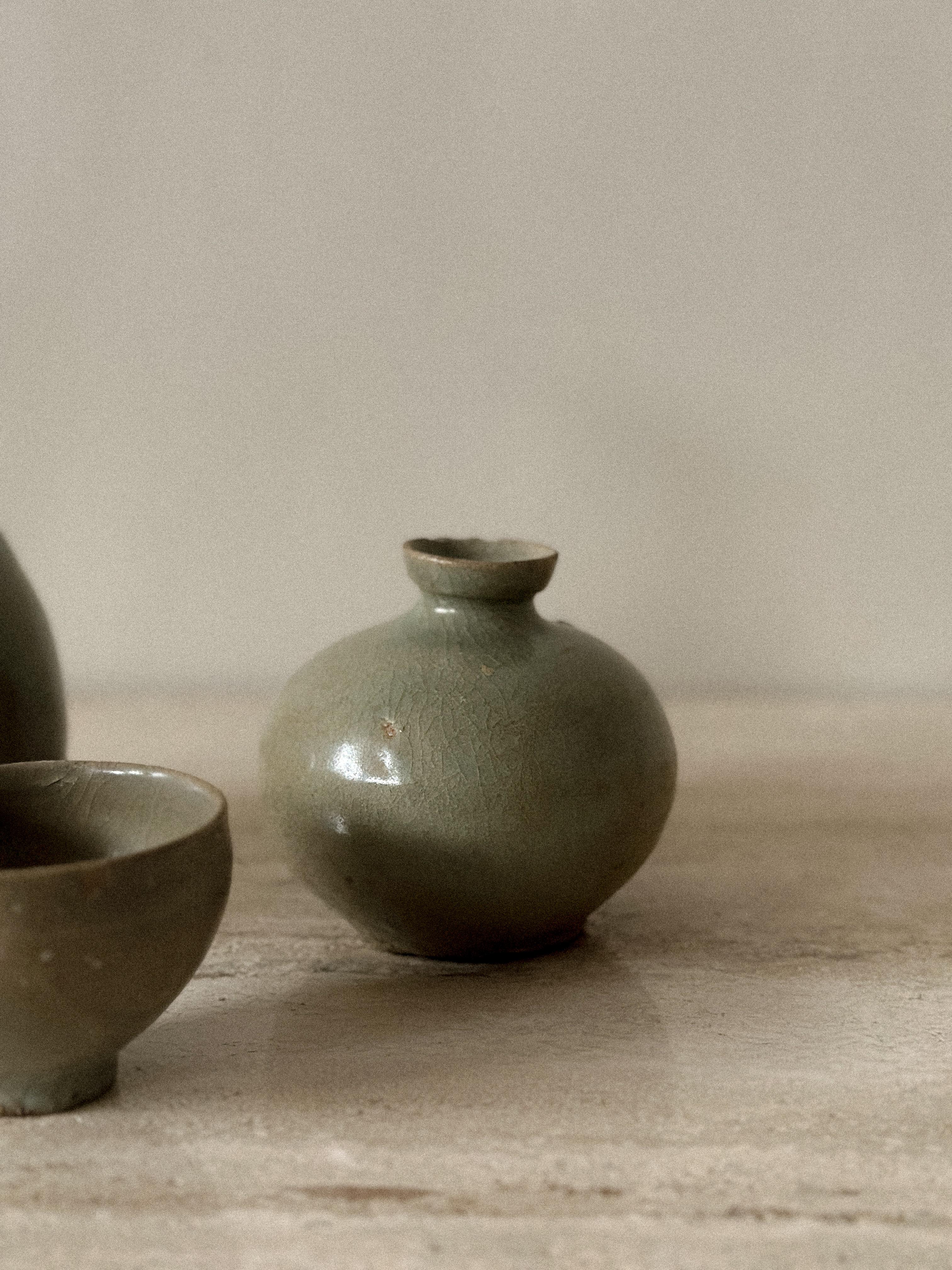 Antique Vase, Cup, and Jar, Korea, Joseon Dynasty (1392–1910) For Sale 4