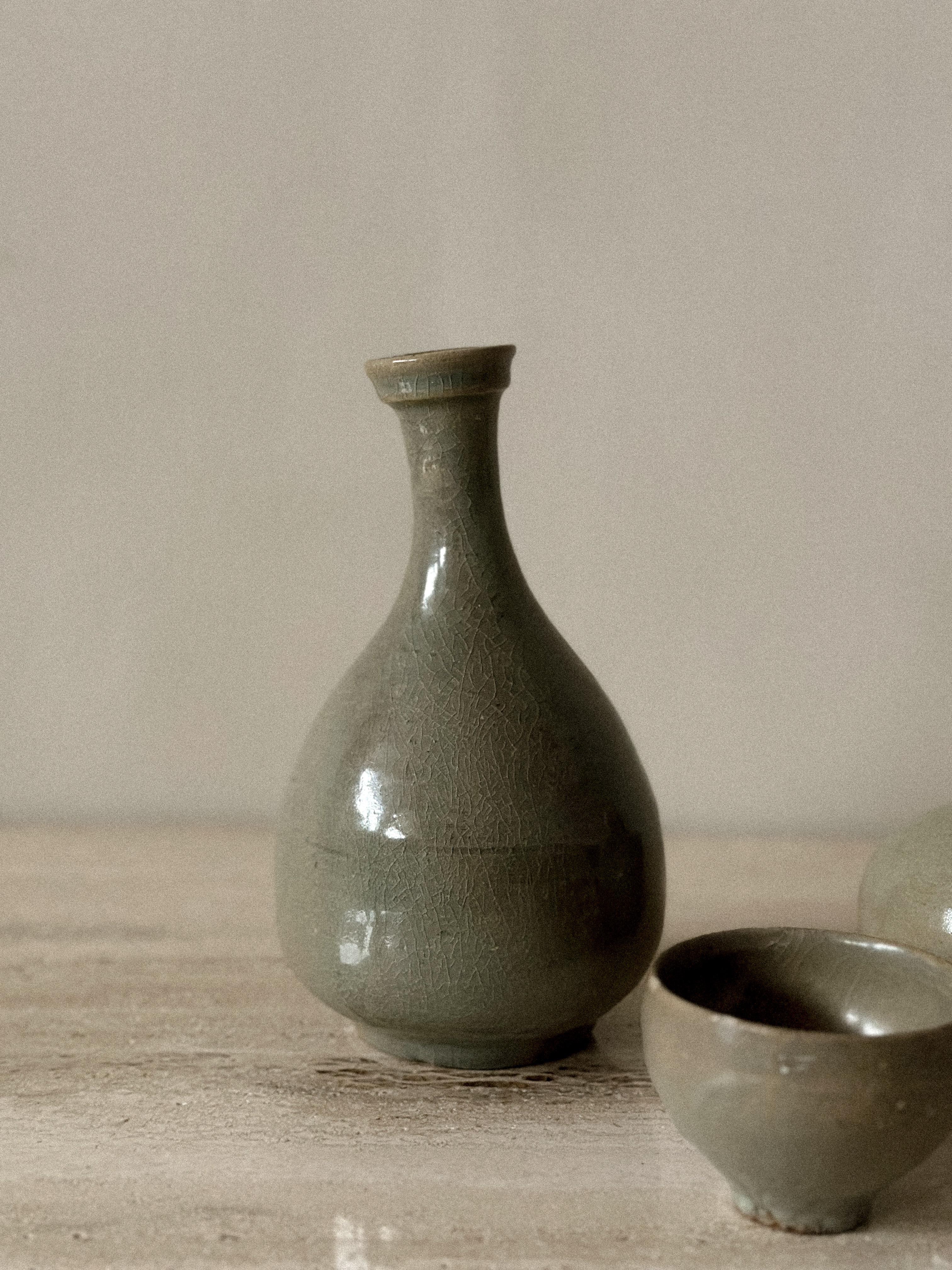 Antique Vase, Cup, and Jar, Korea, Joseon Dynasty (1392–1910) For Sale 5