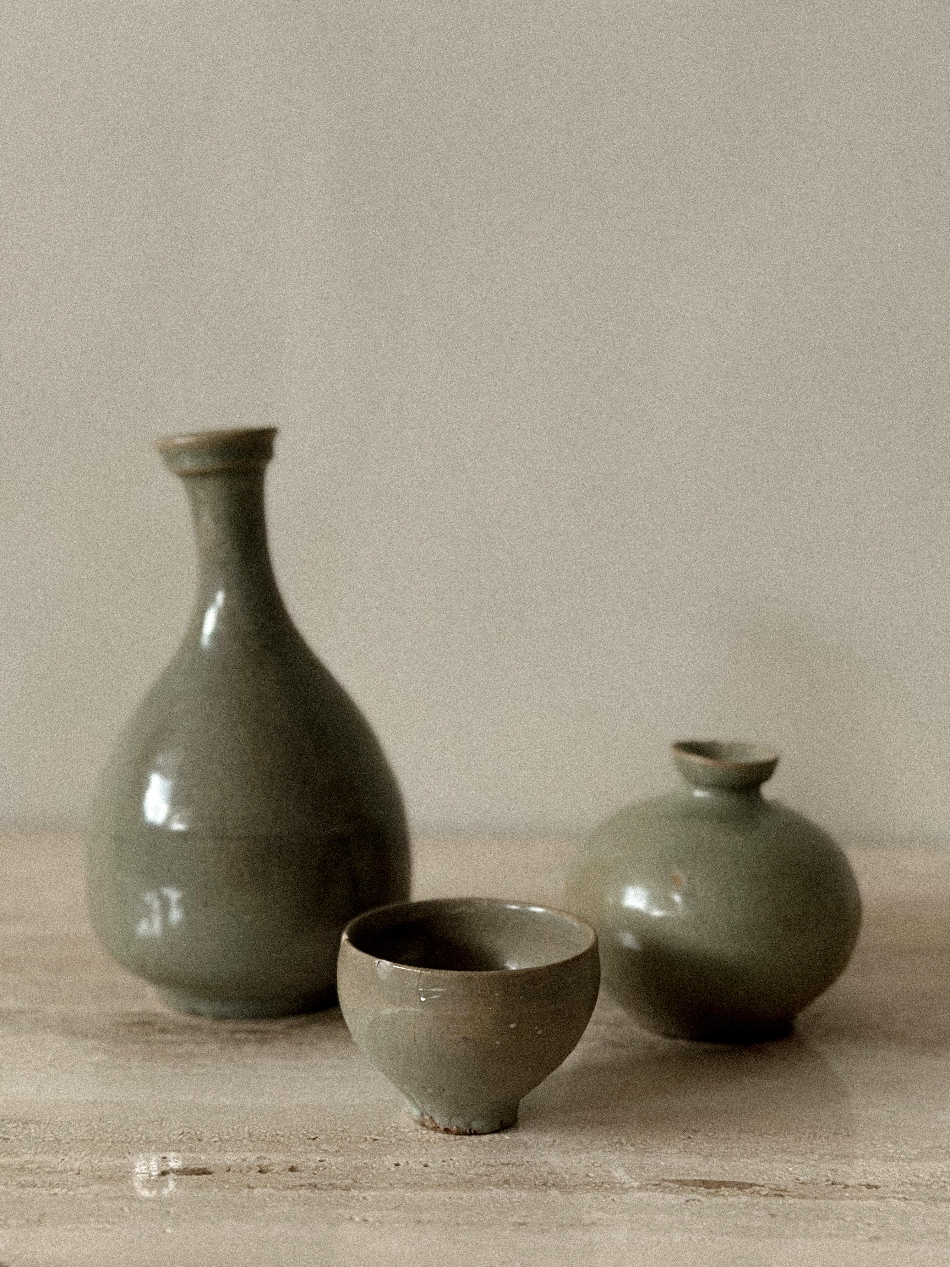 Antique Vase, Cup, and Jar, Korea, Joseon Dynasty (1392–1910) For Sale 7