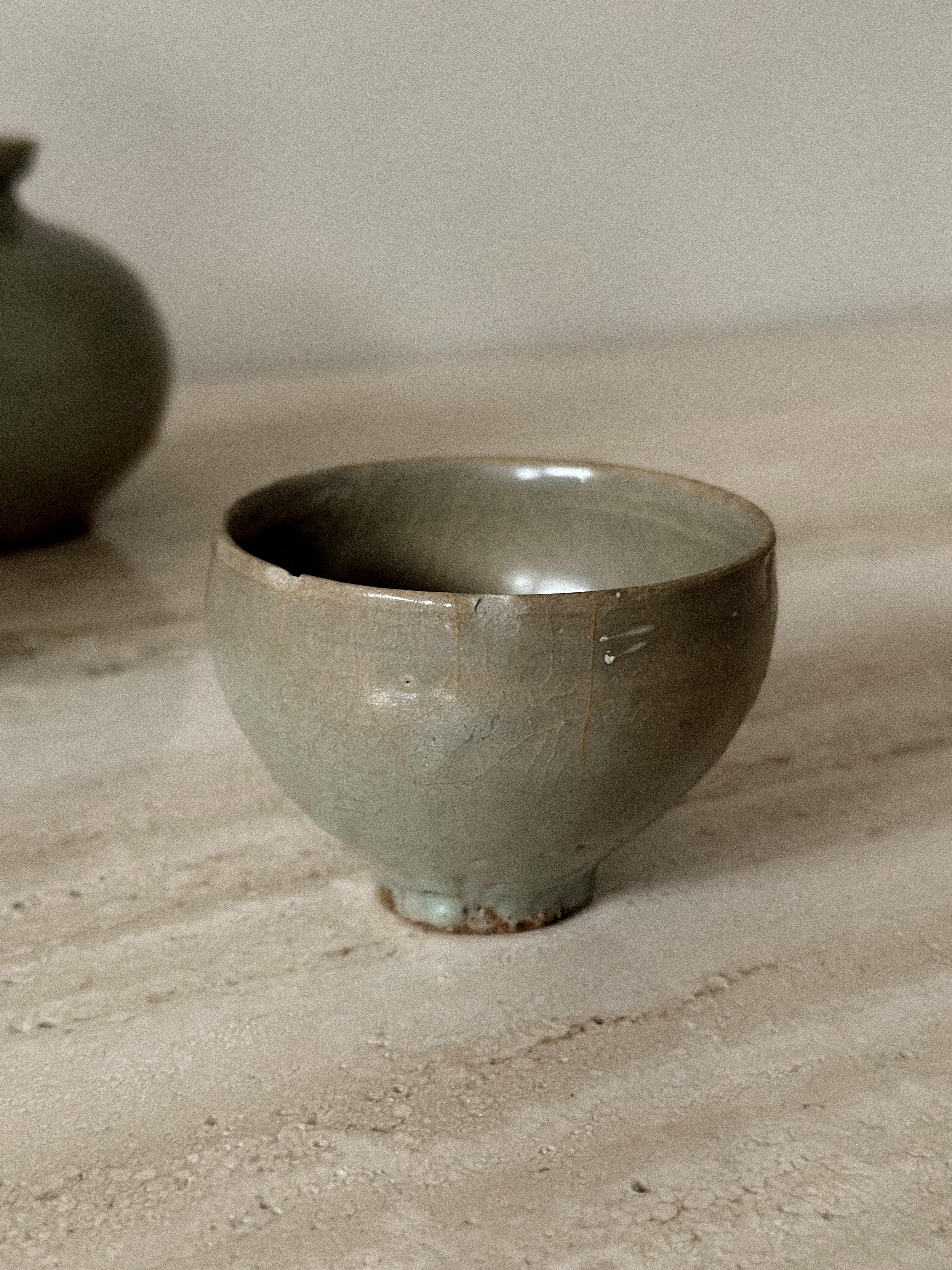 Antique Vase, Cup, and Jar, Korea, Joseon Dynasty (1392–1910) For Sale 1