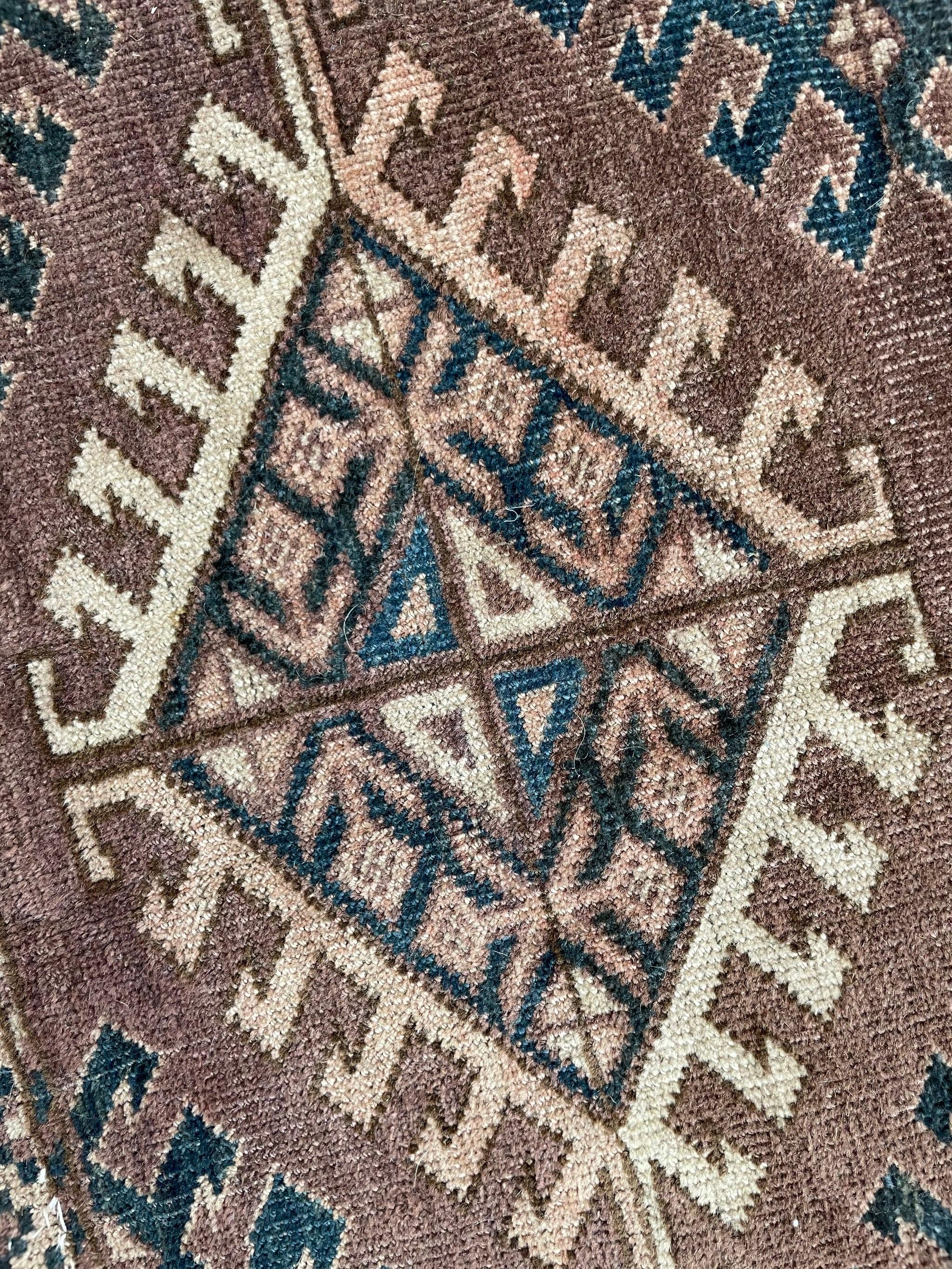 Antiker samtartiger Tekke-Teppich, ca. 1920-30er Jahre (Handgeknüpft) im Angebot