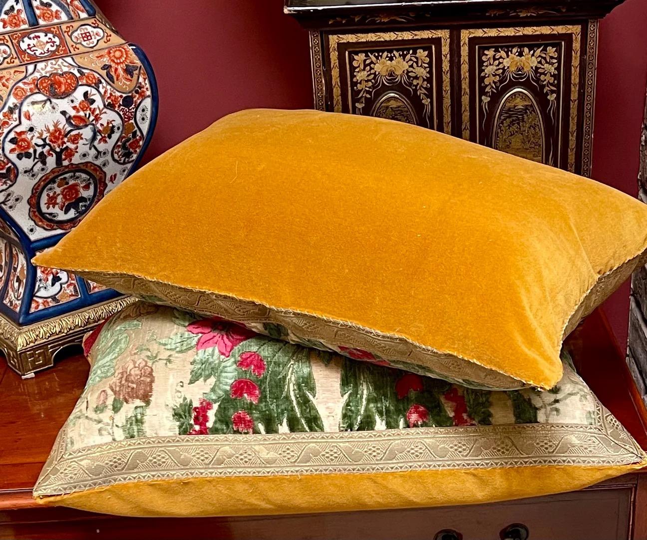 Antique Velvet Pillows Genoa Jardiniaire Velvet In Good Condition For Sale In Canterbury, GB