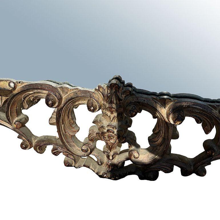 Antique Mirror da parete con cornice in stile barocco veneziano, alto 5 piedi in vendita 2