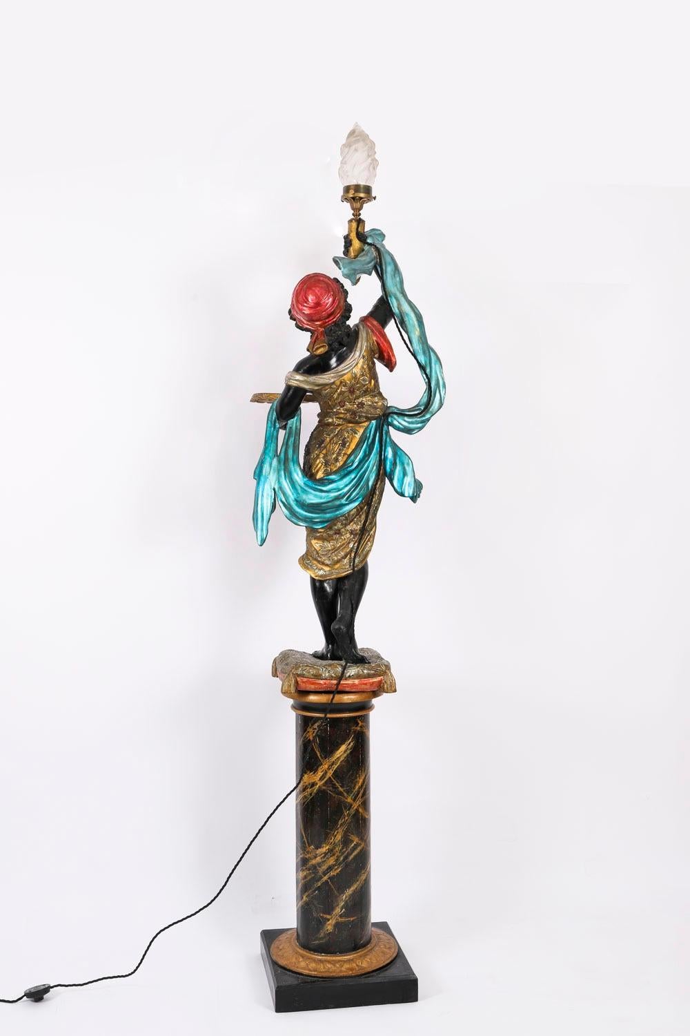 Antigua Antorcha Figural Veneciana de Madera Tallada Siglo XIX en venta 5