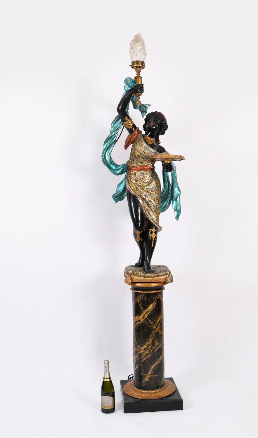 Antigua Antorcha Figural Veneciana de Madera Tallada Siglo XIX en venta 6