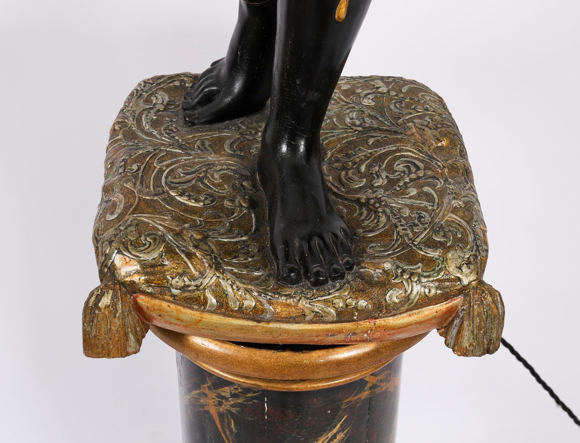 Antigua Antorcha Figural Veneciana de Madera Tallada Siglo XIX en venta 2
