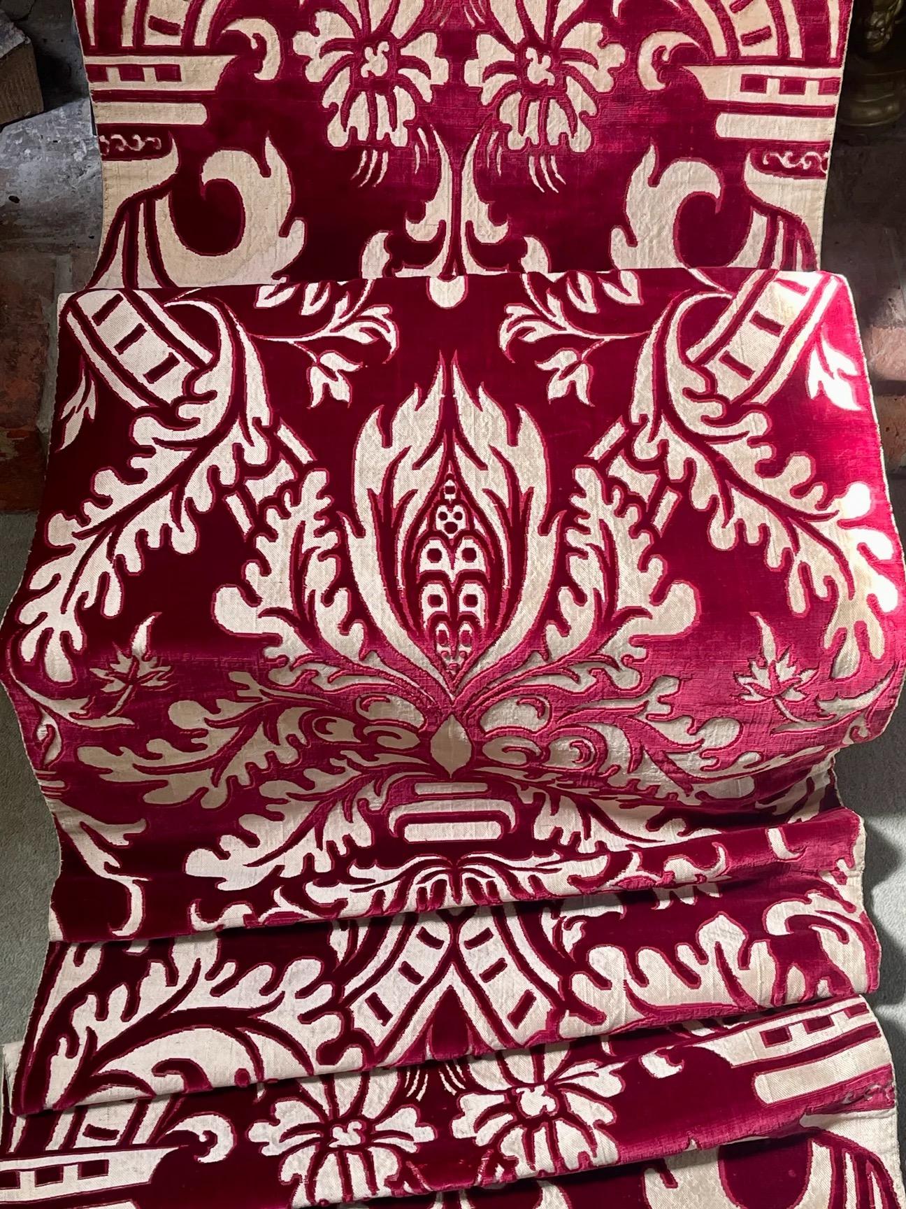 Antique Venetian Cut Velvet Panel  135 inches long In Good Condition For Sale In Canterbury, GB