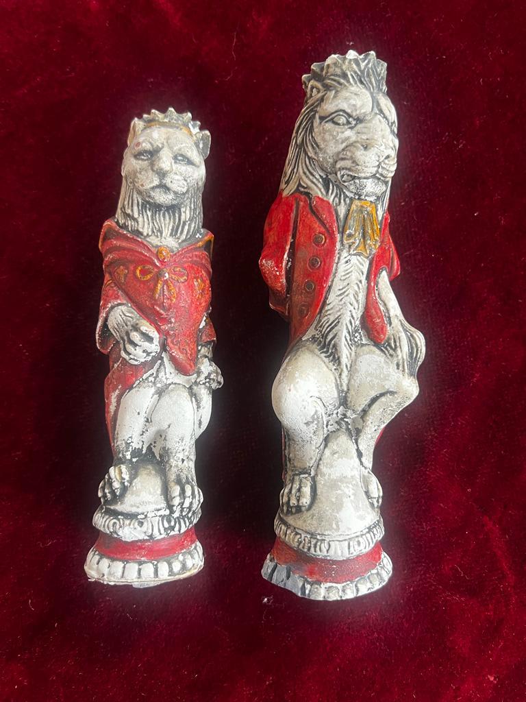 Antique Venetian Early 20th Century Ceramic Reynard the Fox Chess Set For Sale 8