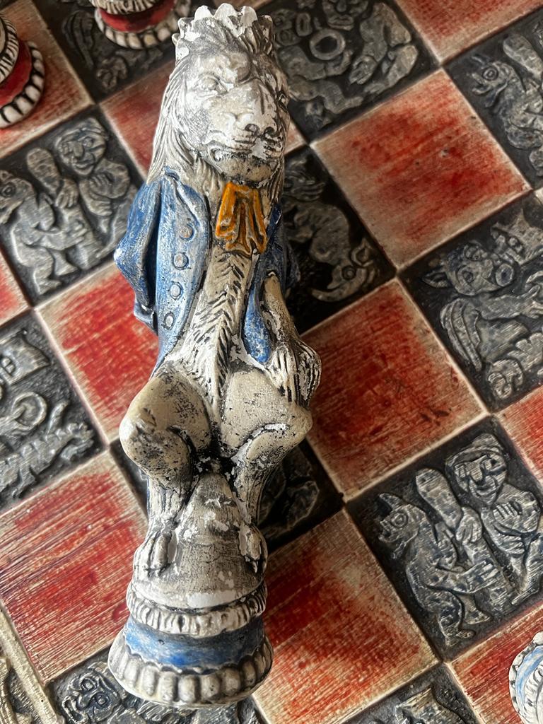 Antique Venetian Early 20th Century Ceramic Reynard the Fox Chess Set For Sale 3