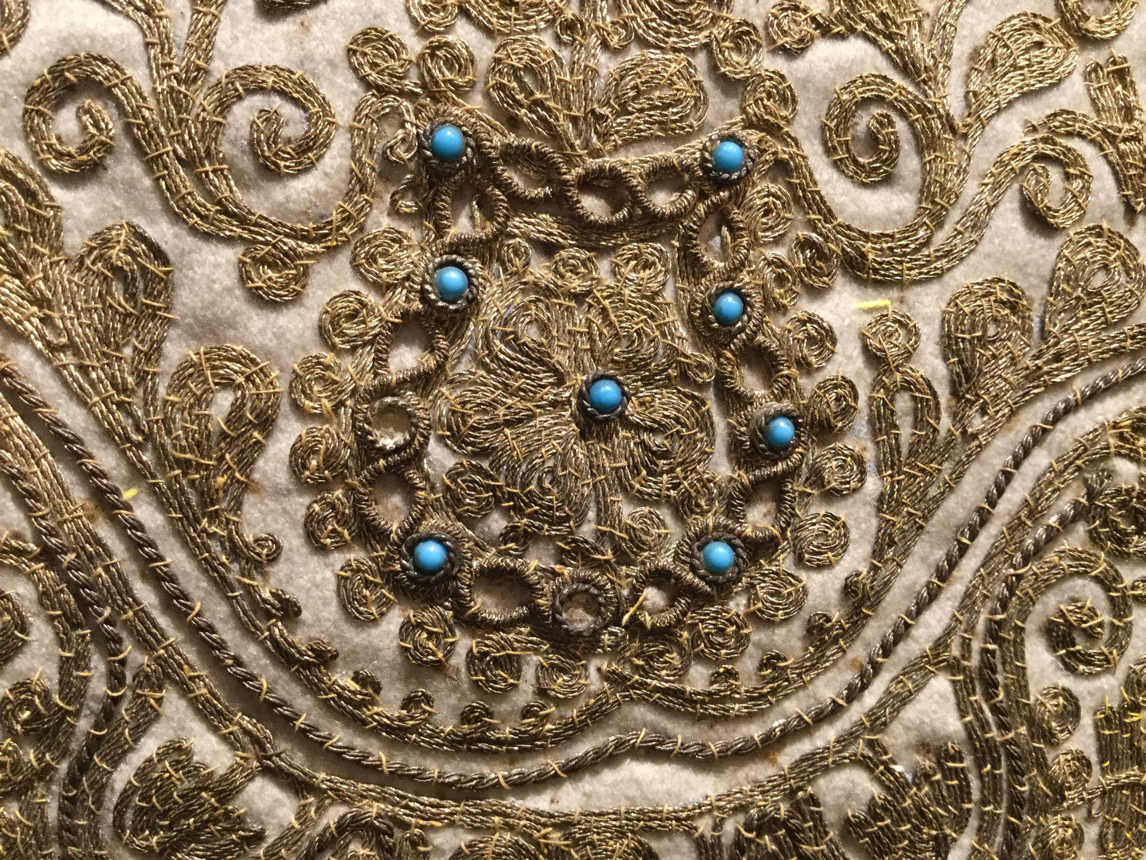 italien Coussin à broderie vénitienne ancienne par Eleganza Italiana en vente