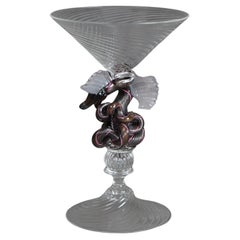 Copa de cristal veneciano con figura de dragón de Wm Gudenrath S. XX