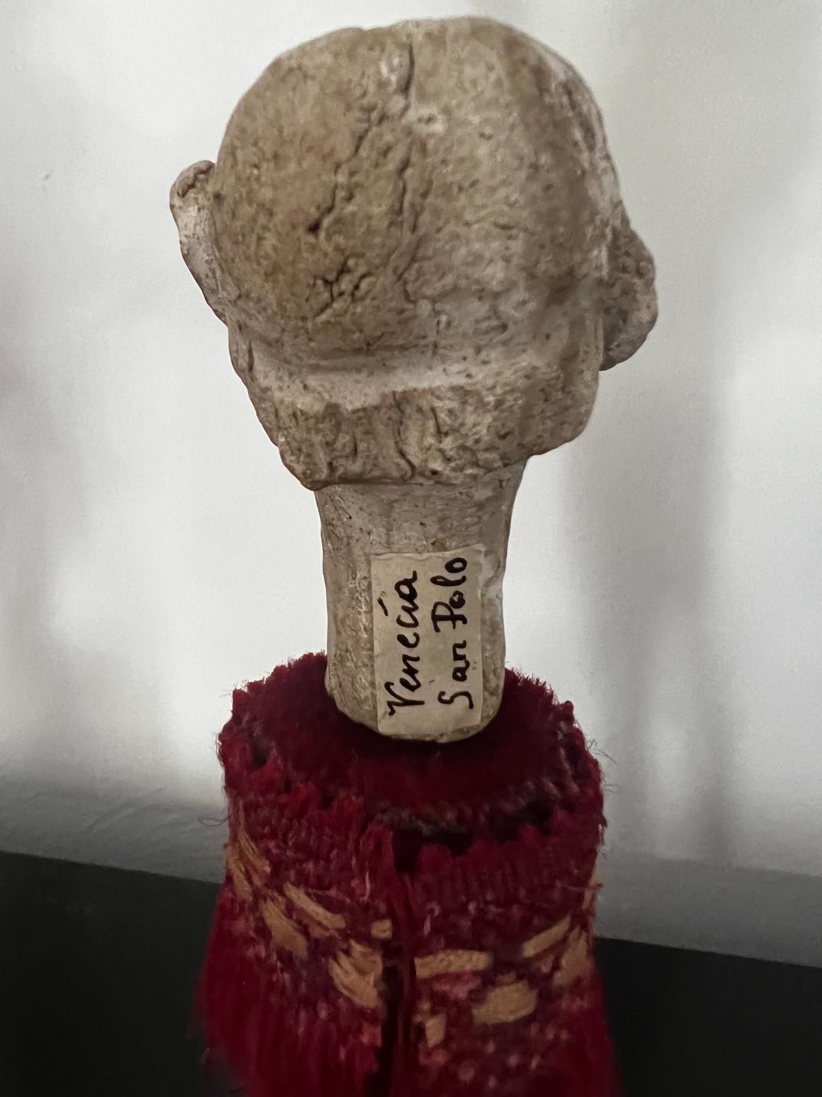 Antica testa in pietra calcarea veneziana di Scaramouch Venezia Inizio XVII secolo In condizioni buone in vendita a Doha, QA