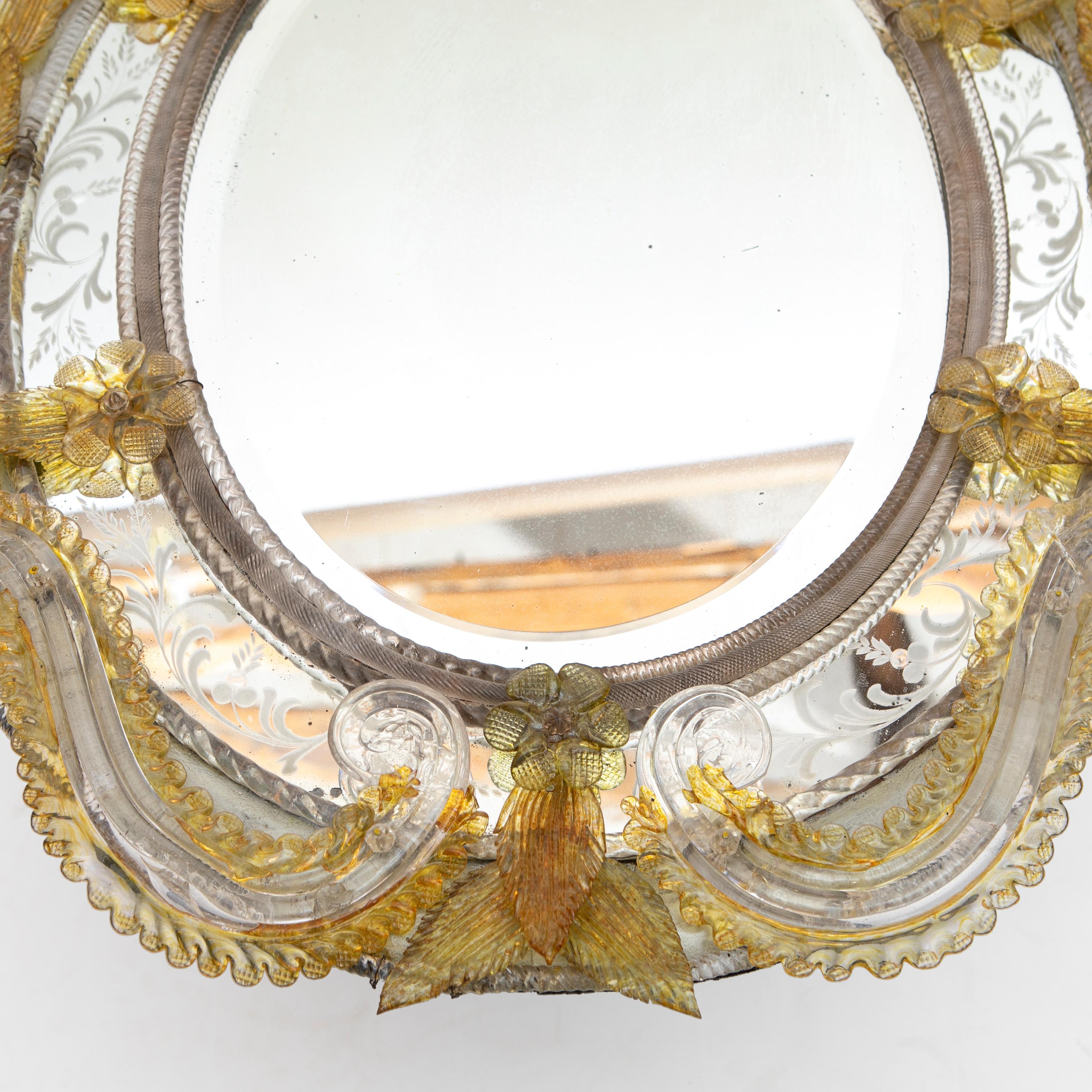 Oval Venetian Mirror in Yellow And Clear Murano Glass For Sale 1