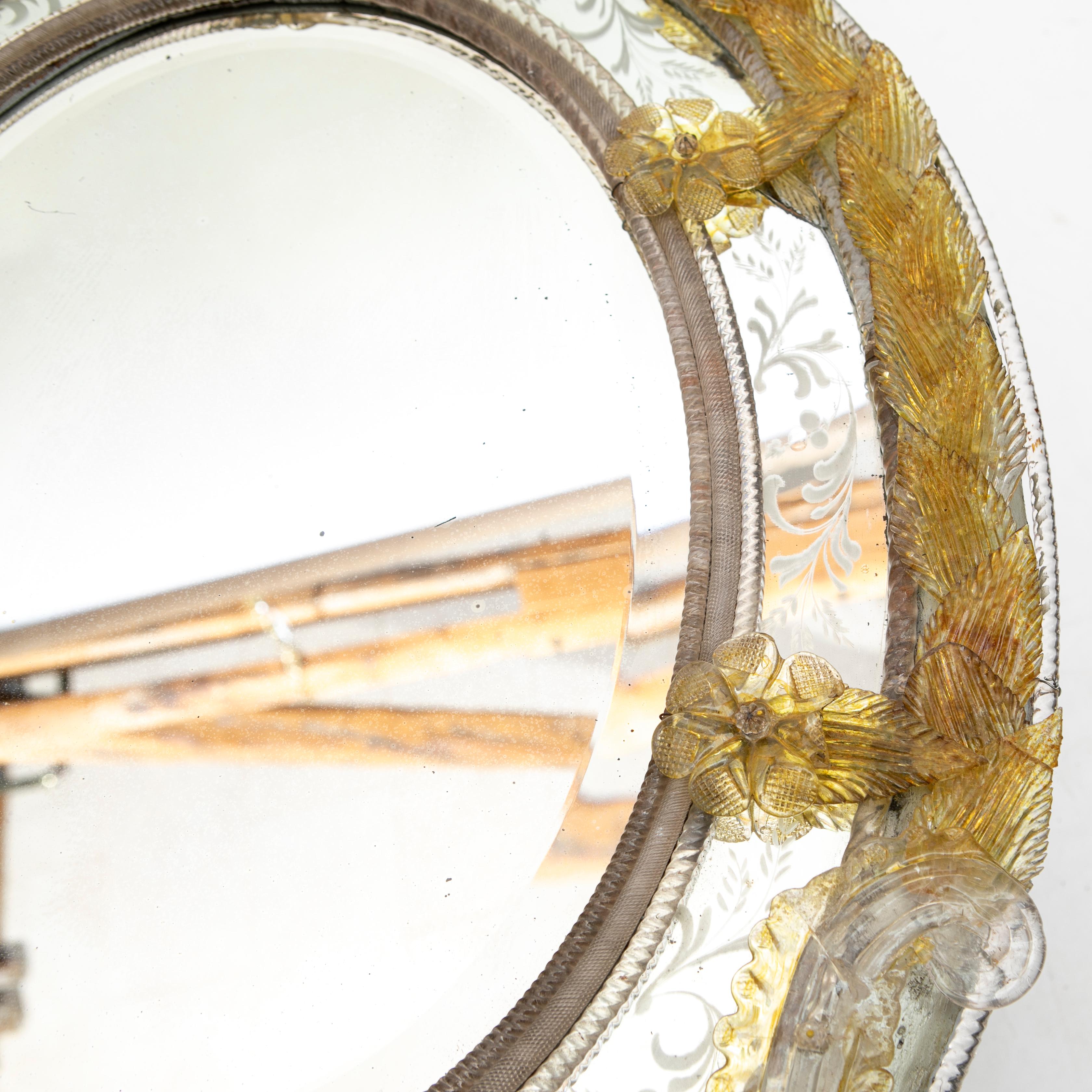 19th Century Oval Venetian Mirror in Yellow And Clear Murano Glass For Sale
