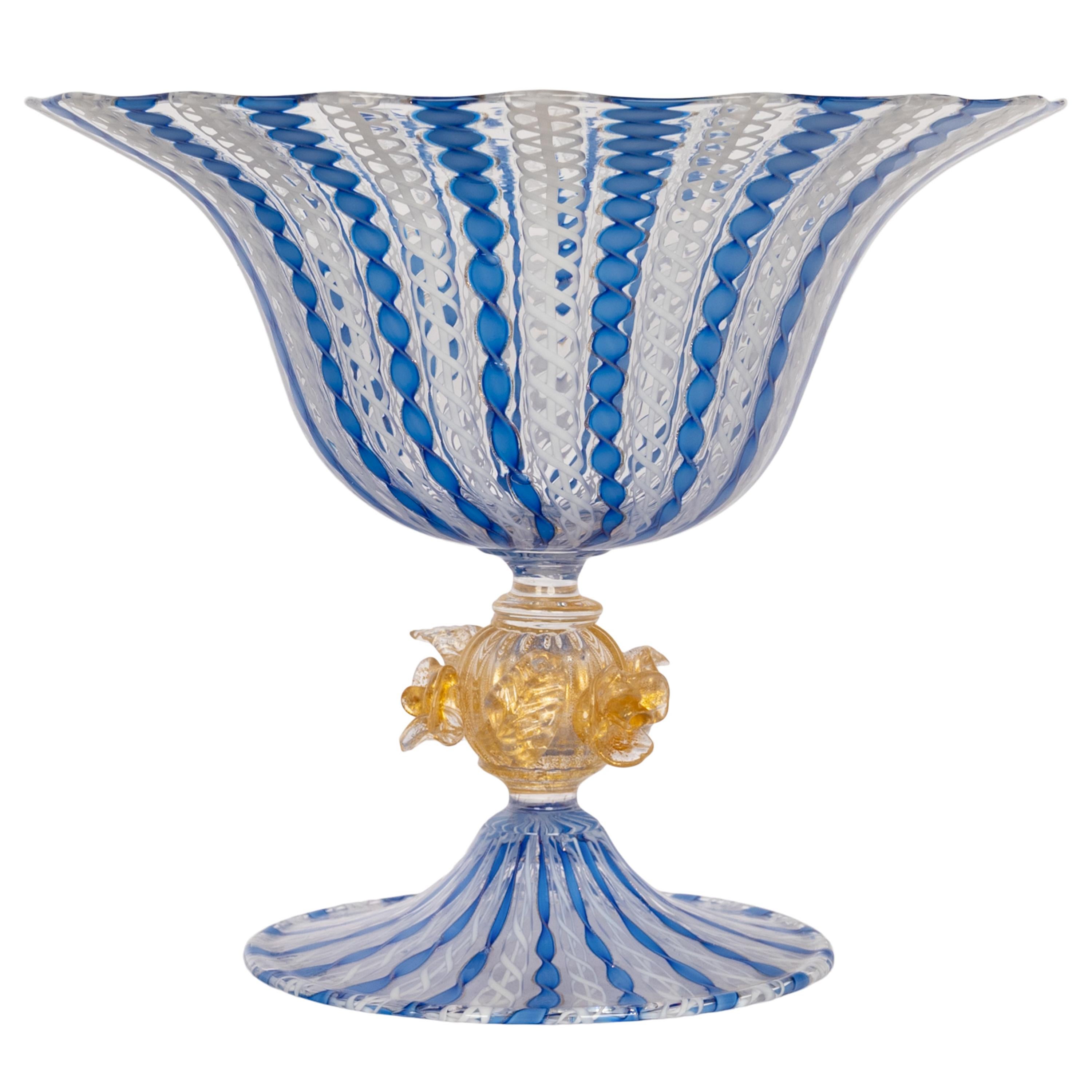 Fatto a mano Antica ciotola in vetro blu di Murano Latticino Zanfirico firmata 1920