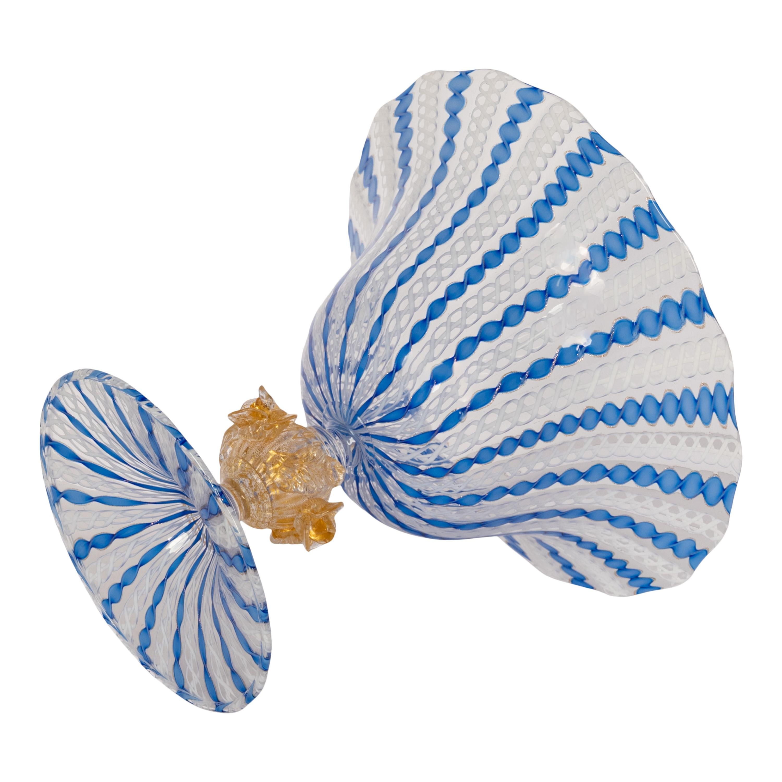 Antica ciotola in vetro blu di Murano Latticino Zanfirico firmata 1920 1
