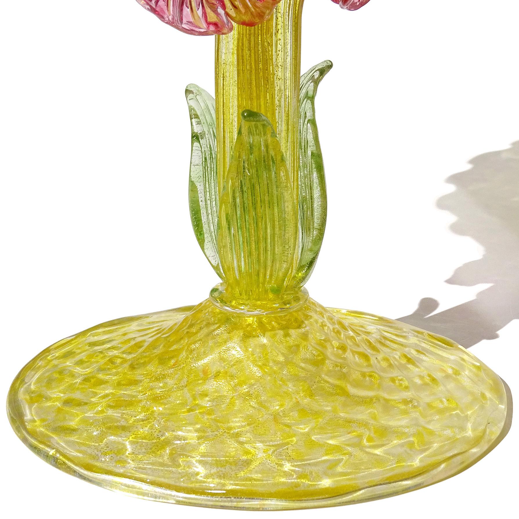 Antike italienische Schale aus venezianischem Murano-Kunstglas mit Goldflecken und gelben, rosa und rosa Blumen (Glas) im Angebot