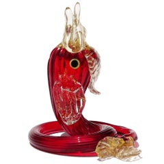 Portacartellini da tavola in vetro artistico italiano antico di Murano, con motivi a pesci e riflessi rosso-oro