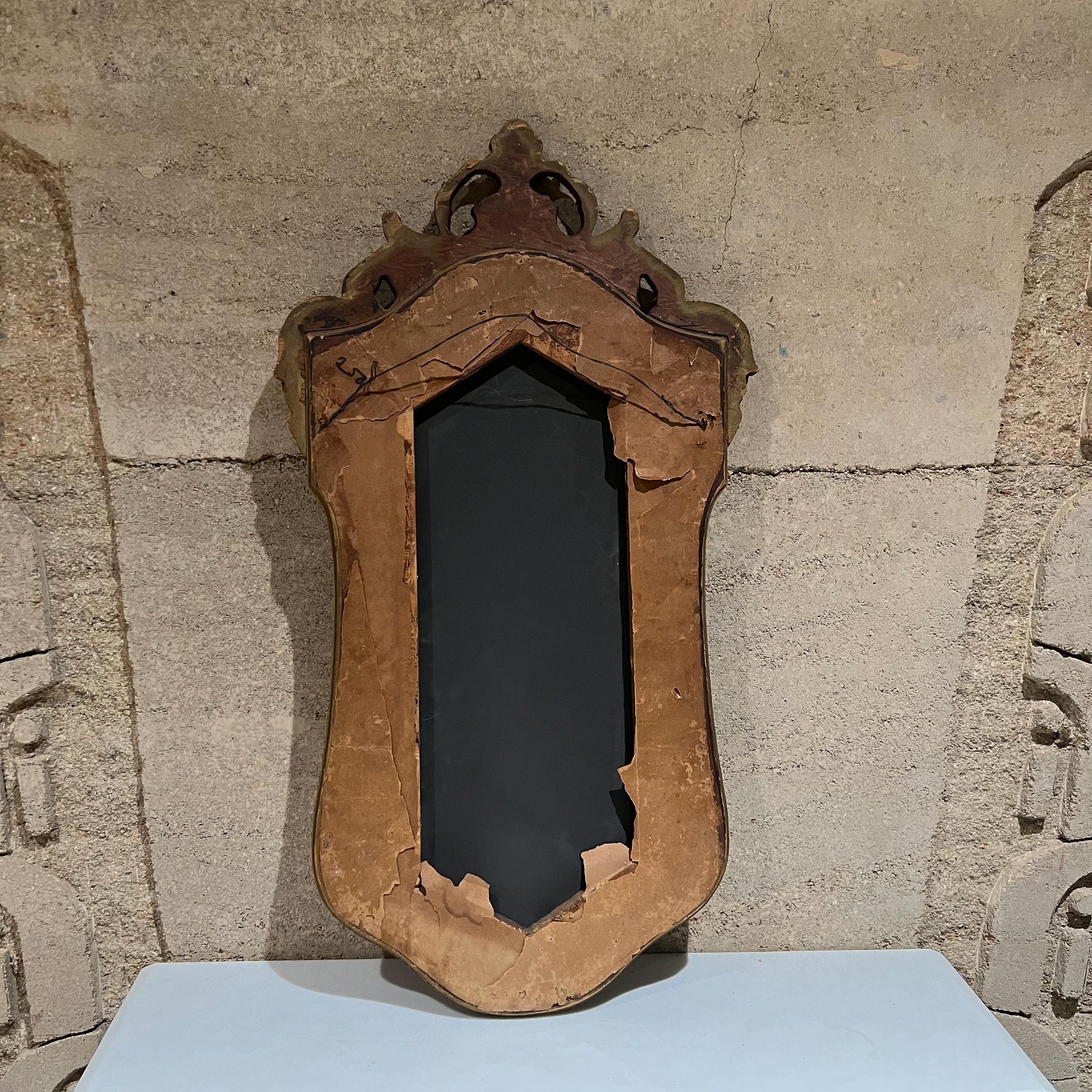 1950s Venetian Shield Wall Mirror Carved Giltwood Italy In Good Condition In Chula Vista, CA