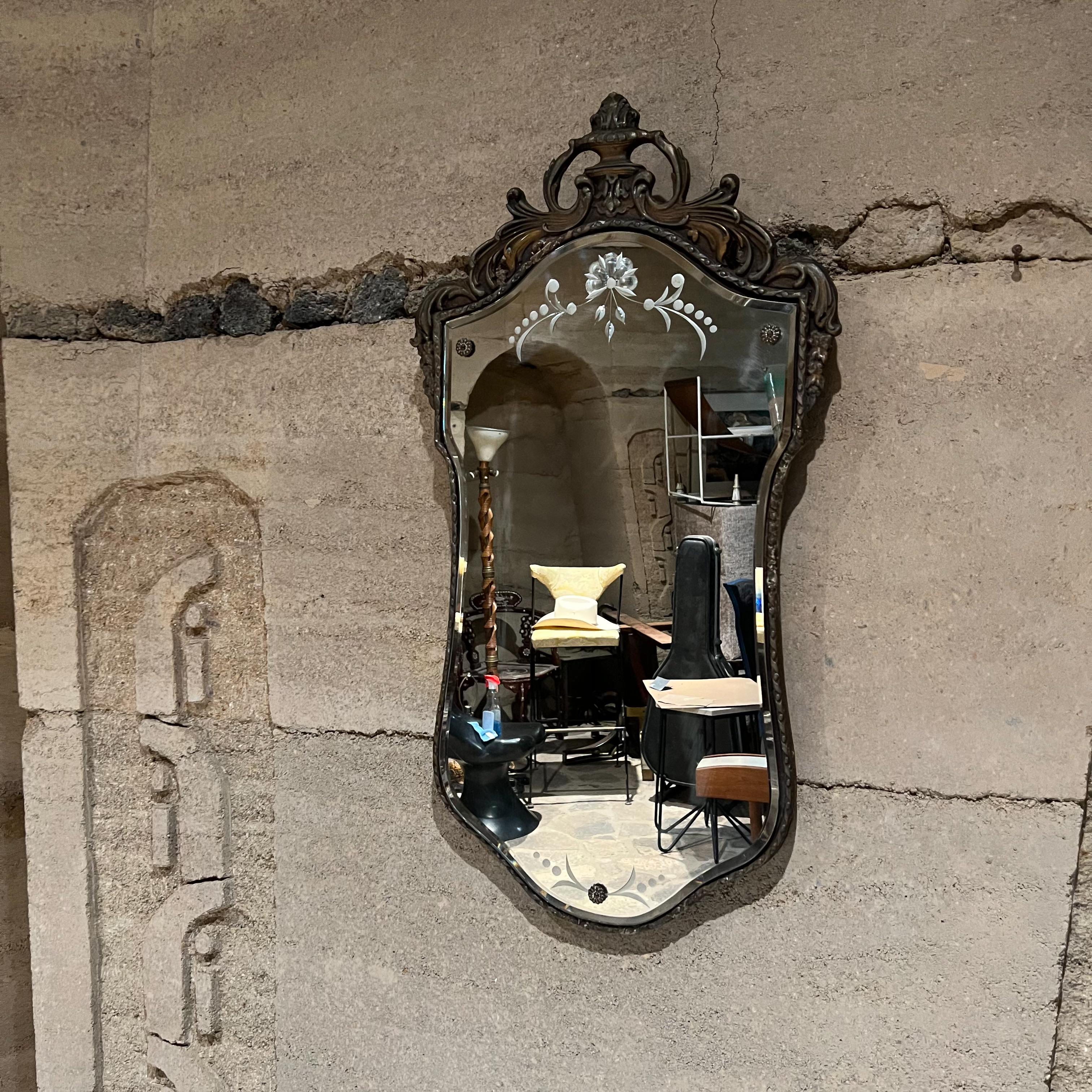1950s Venetian Shield Wall Mirror Carved Giltwood Italy 2