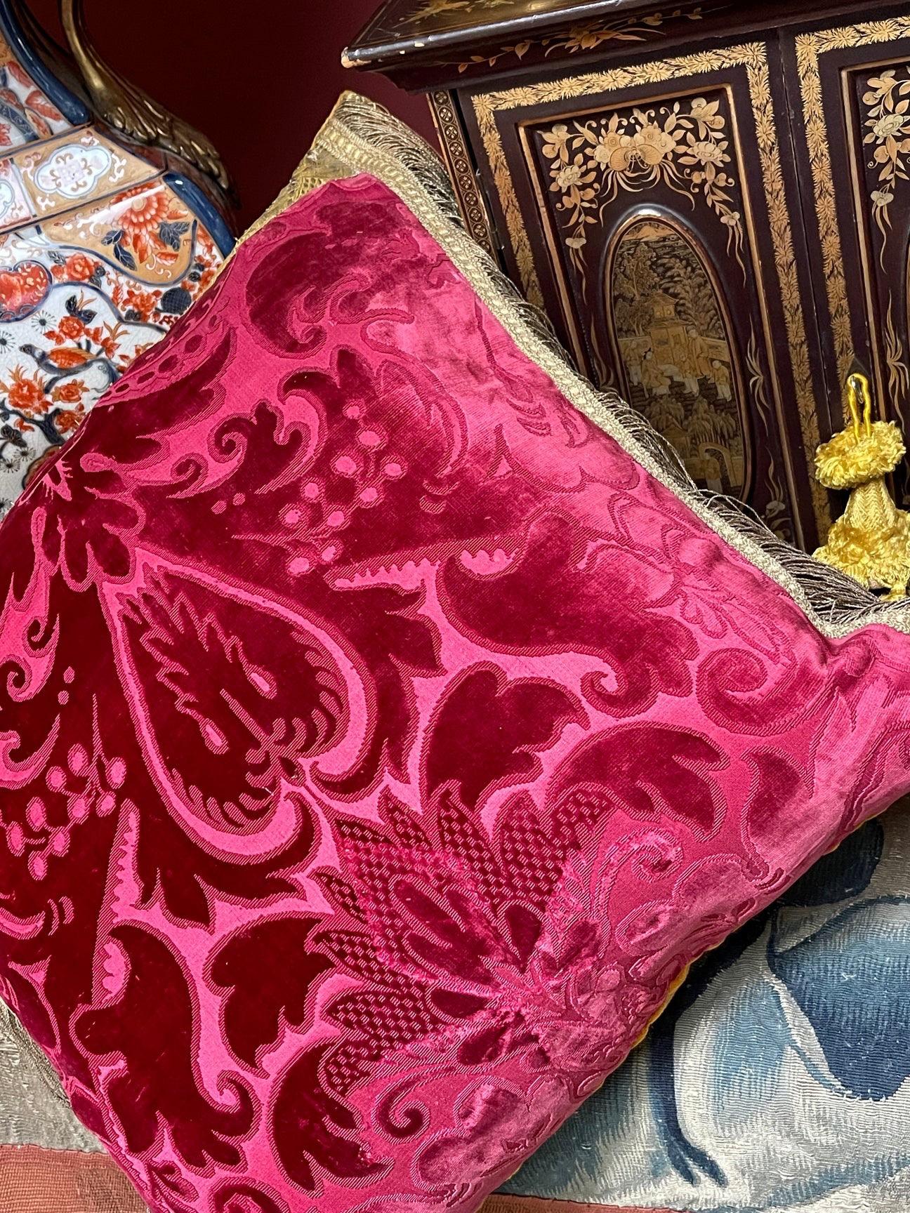 Antique Venetian Silk Velvet Pillow In Good Condition For Sale In Canterbury, GB