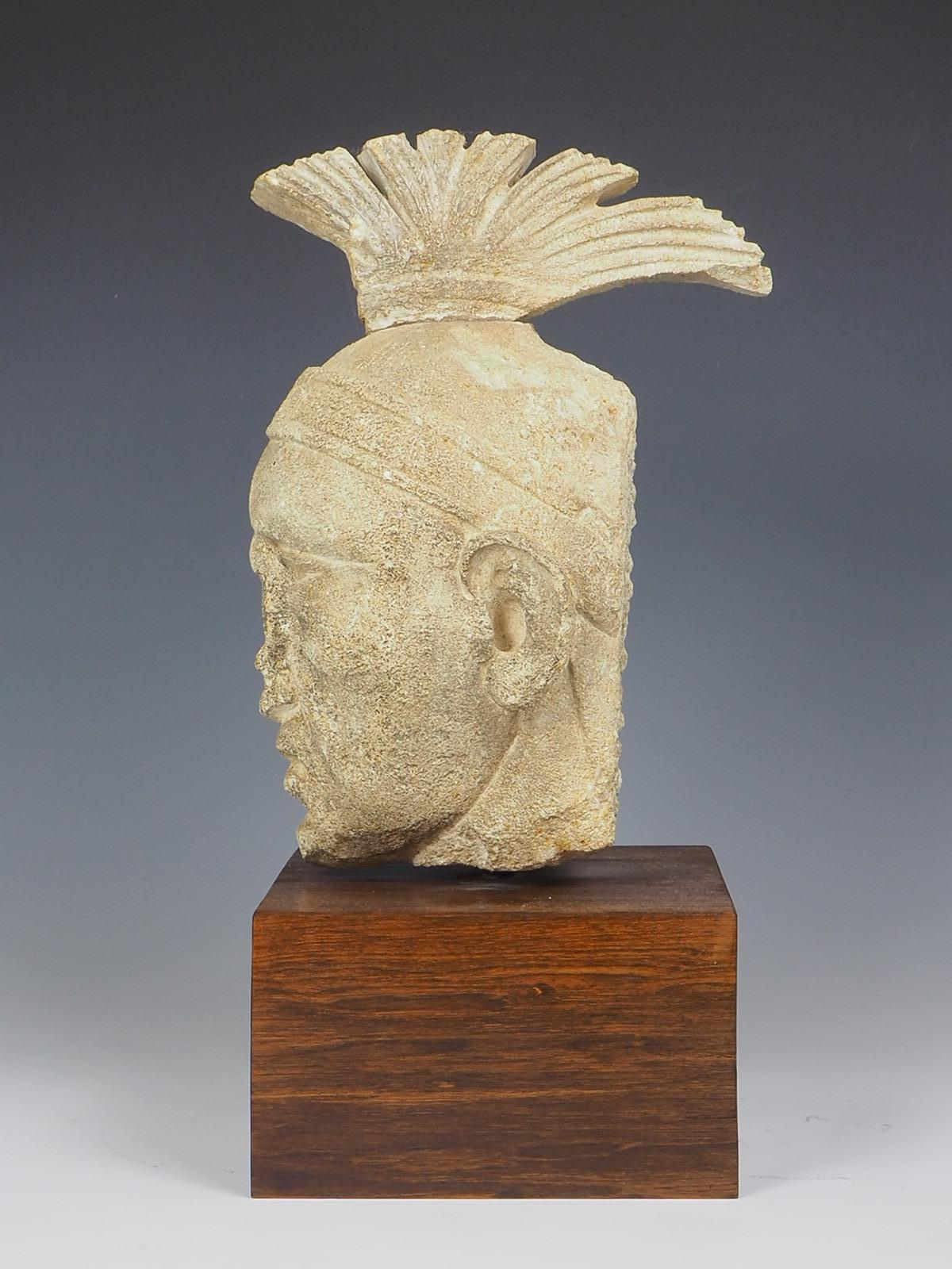 Antiker venezianischer Steinkopf eines römischen Gladiators aus Stein (Kalkstein) im Angebot