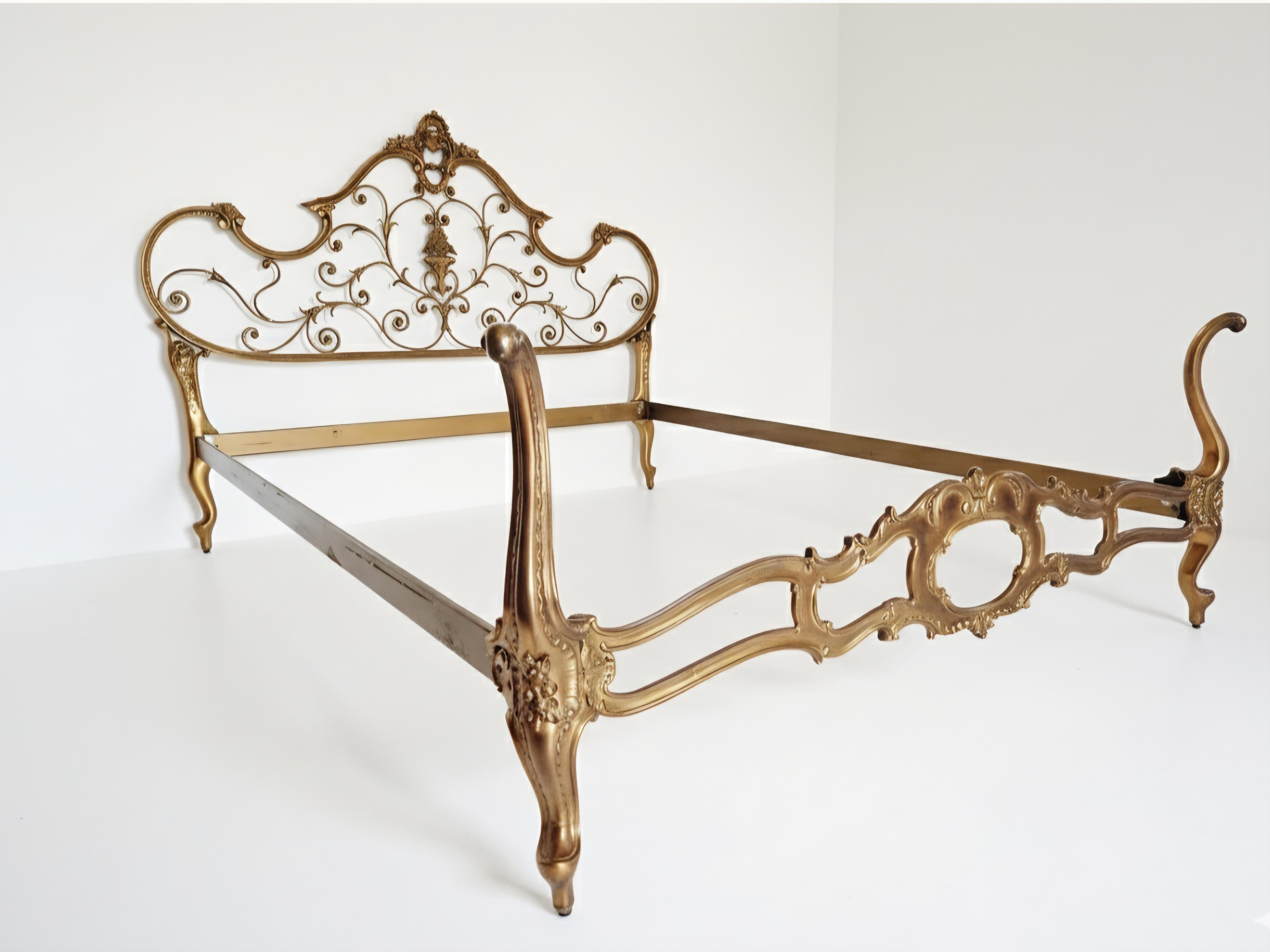 Rococo Lit King Size EU en laiton de style vénitien antique en vente