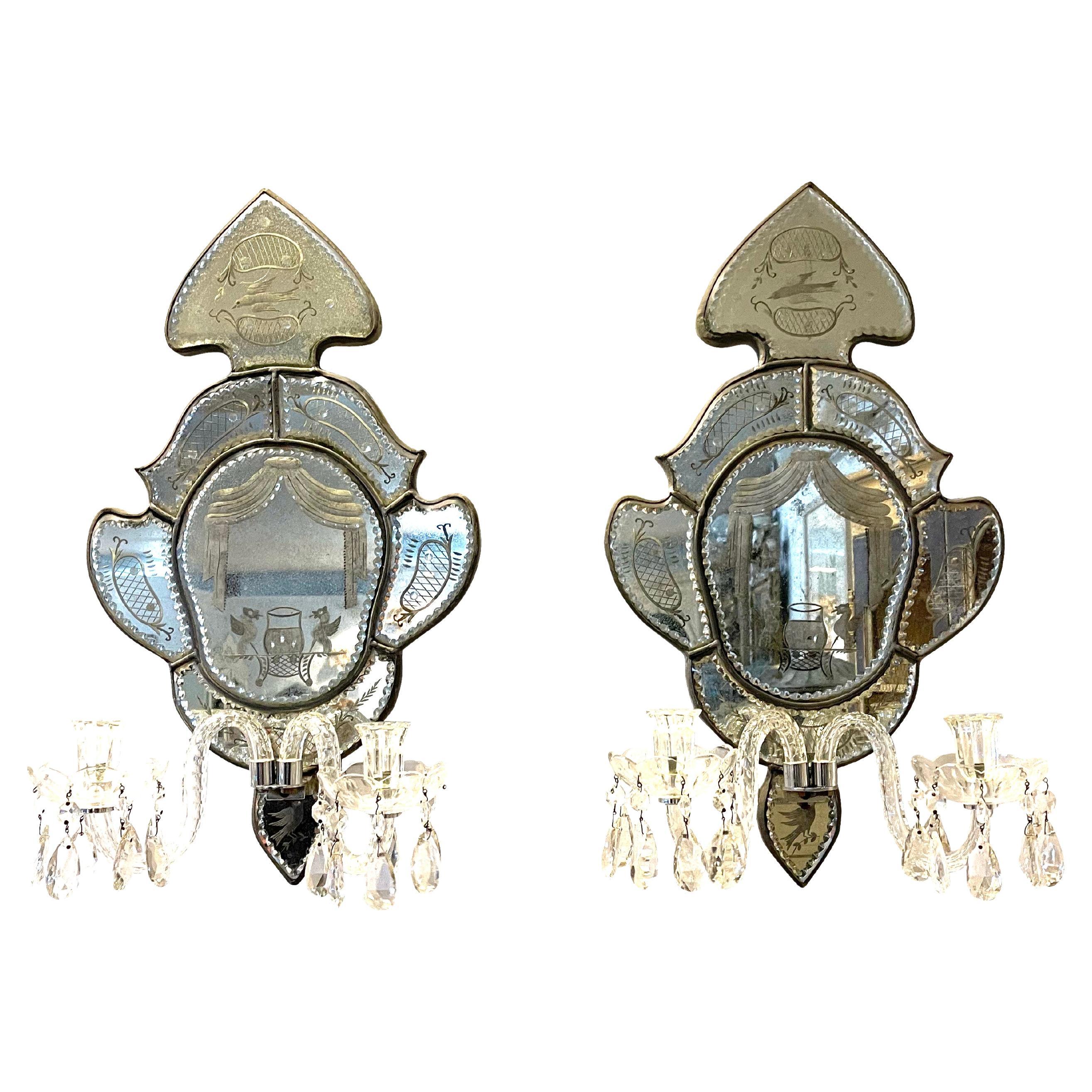 Antique Mirror veneziano a due bracci in argento con incisioni a specchio in vendita