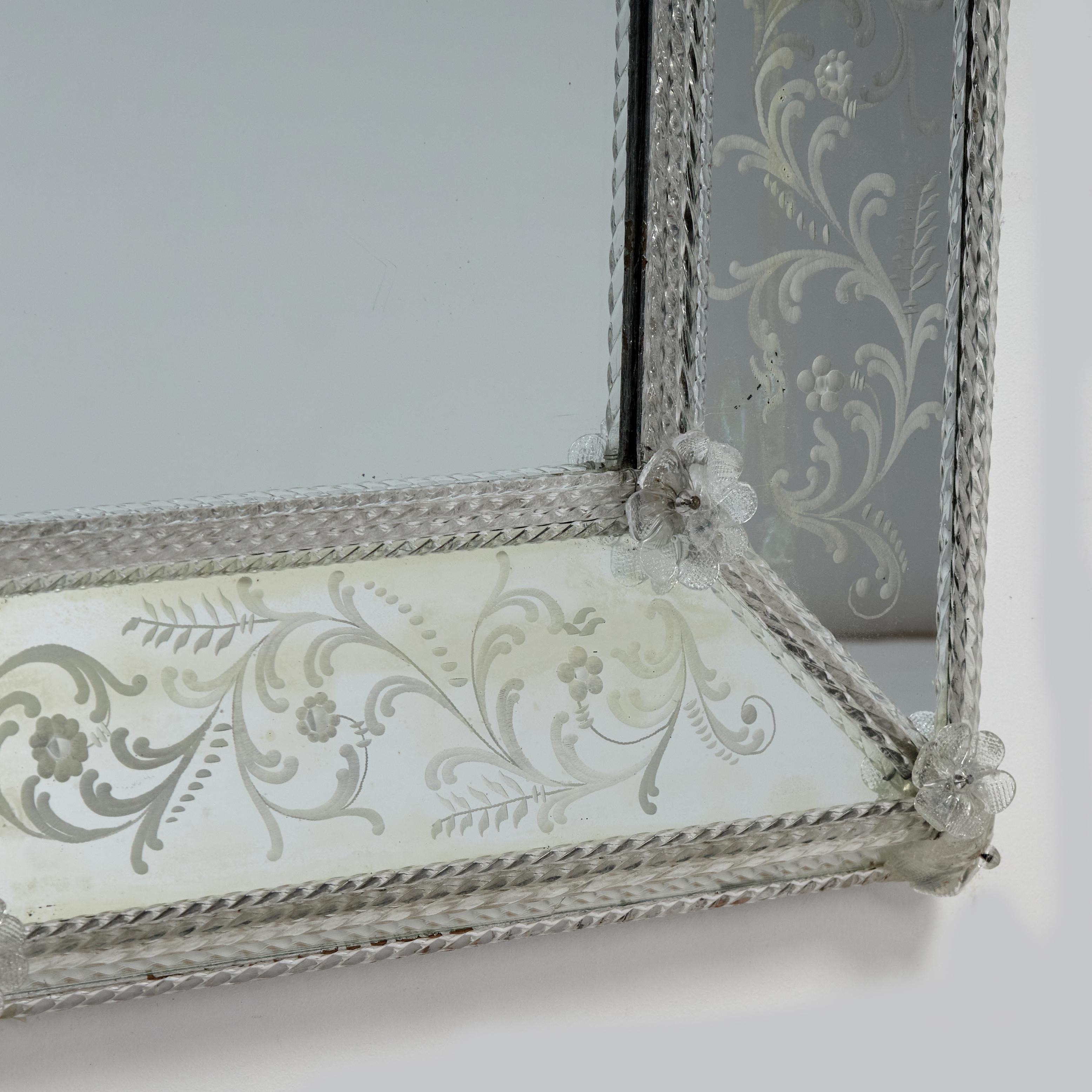 Fait main Antique Venetian Wall Mirror (miroir vénitien) en vente