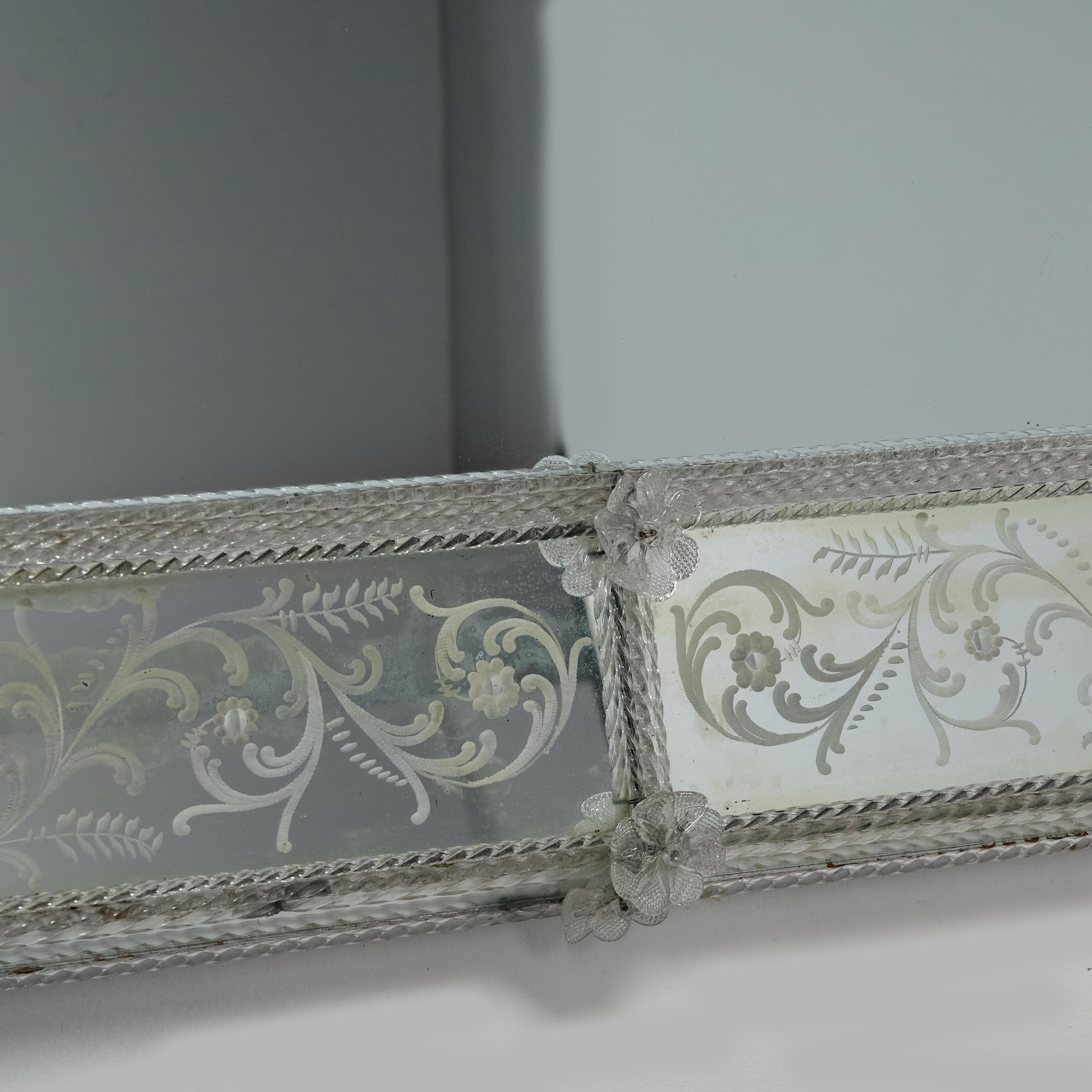 Antique Venetian Wall Mirror (miroir vénitien) Bon état - En vente à Palm Beach, FL