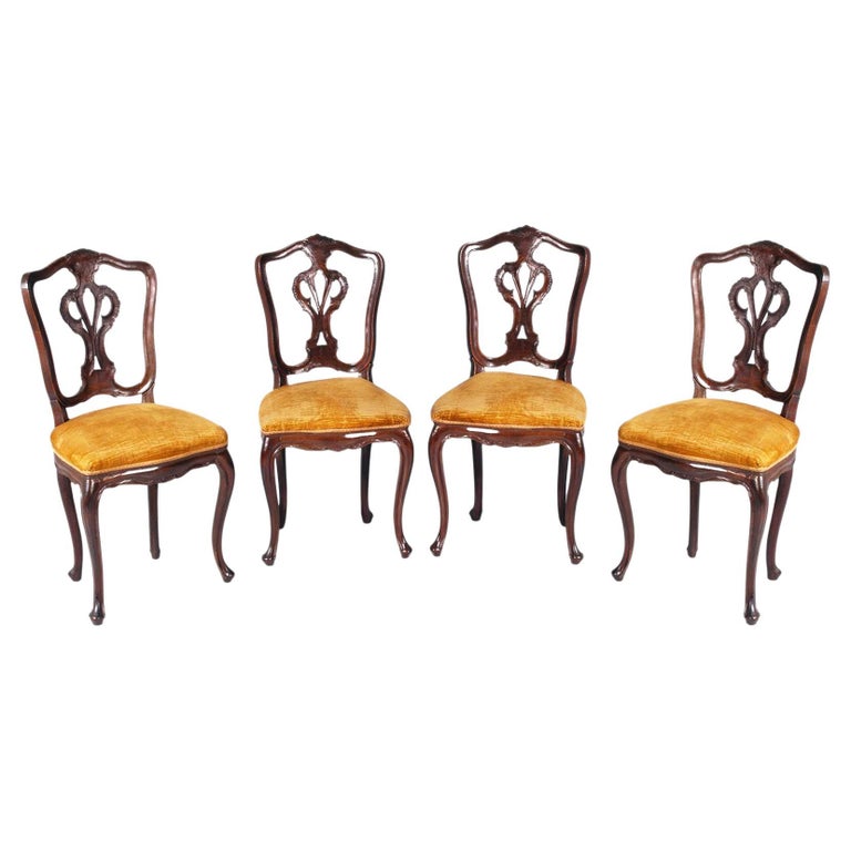 Antica sedia Luigi XVI in noce di Venezia, ancora utilizzabile, di