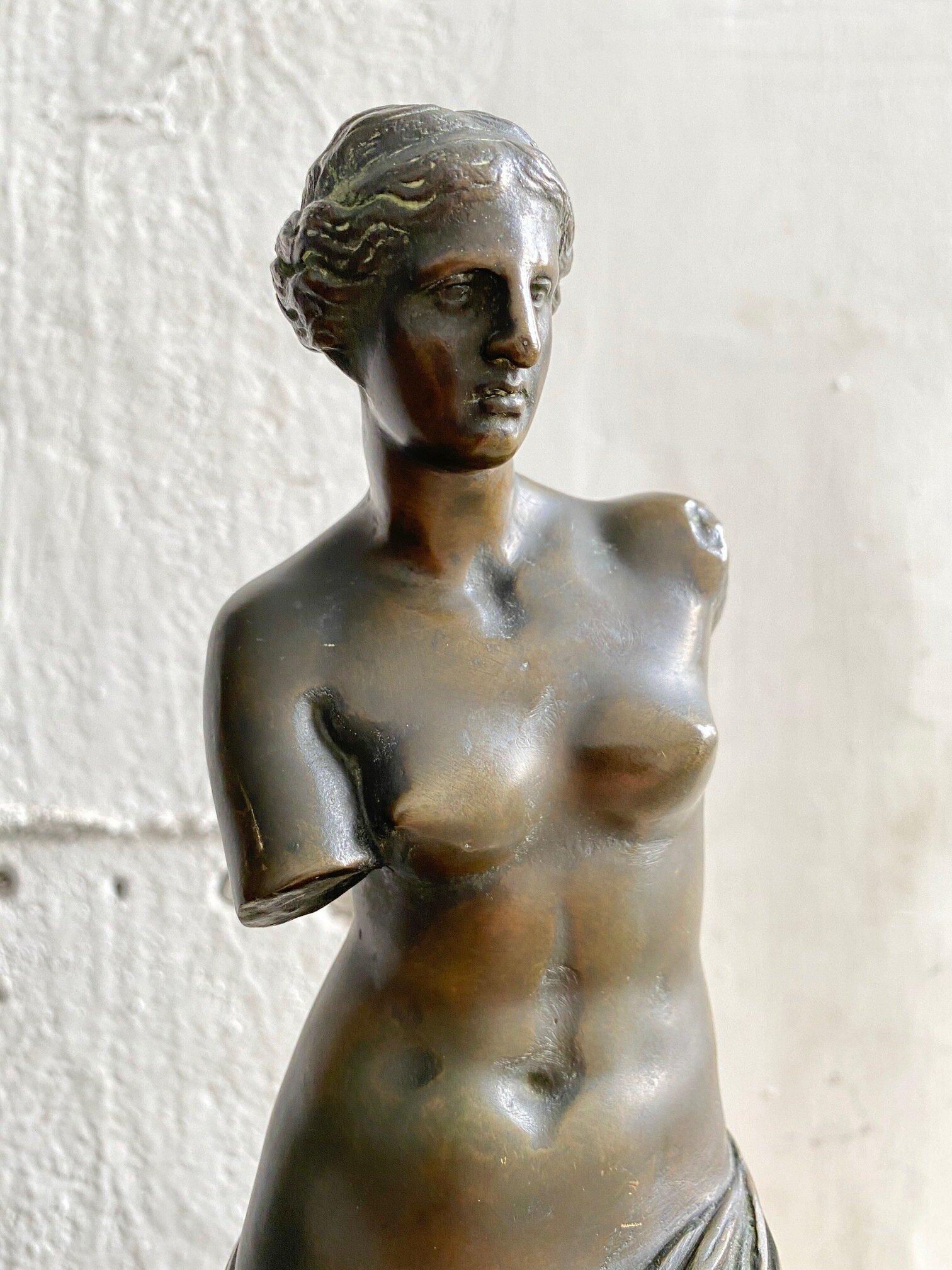 Antique Venus de Milo Grand Tour Bronze, circa Late 19th Century 1