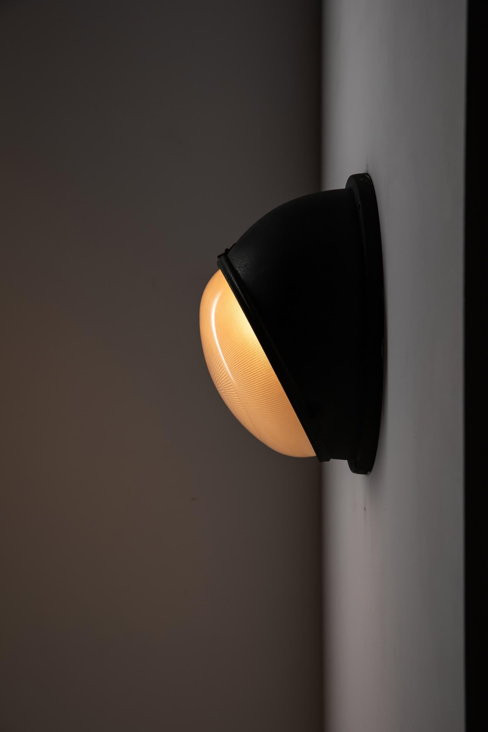 Antique Verdigris Copper Holophane Flush Mounted French Metro Bulkhead Light (Frühes 20. Jahrhundert) im Angebot