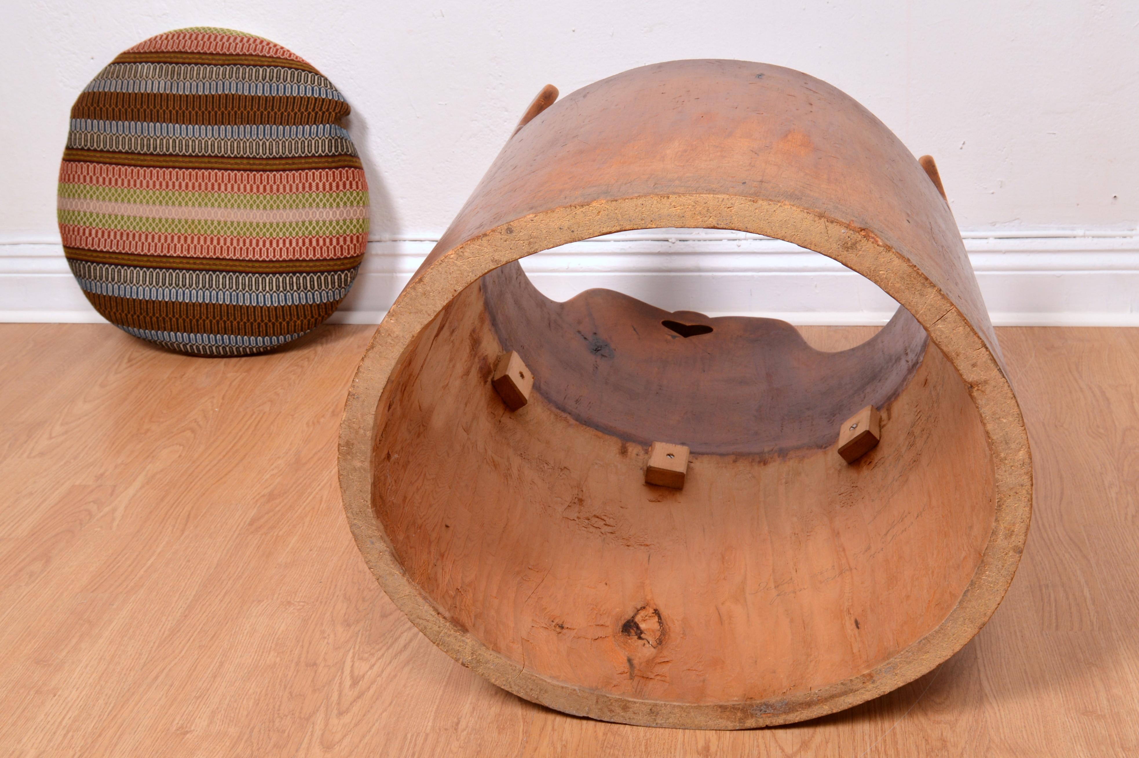 Silla de tronco sueca antigua y vernácula de 1912, Kubbstol tradicional tallado en venta 1