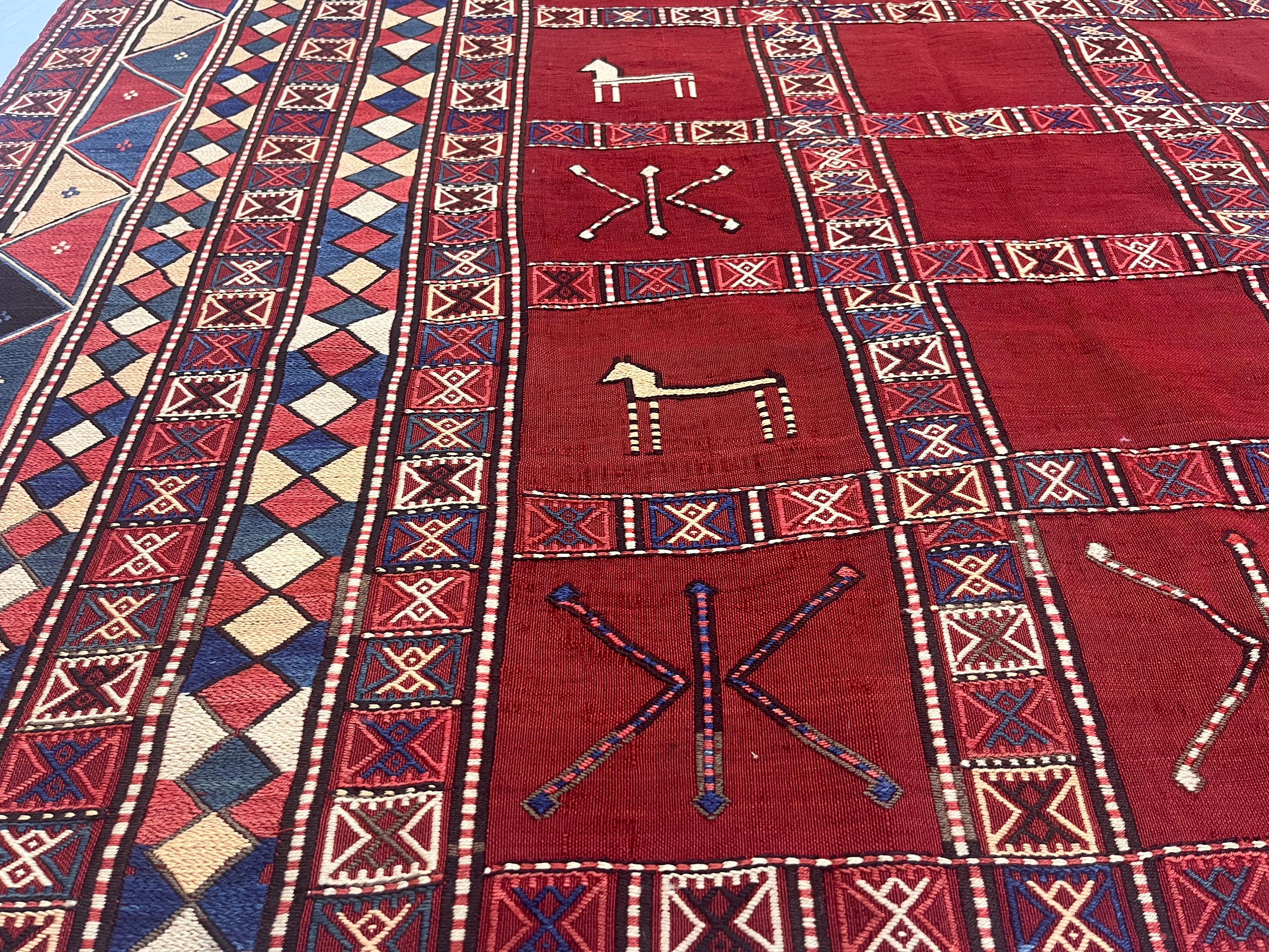 Antiker Verneh-Kilim-Teppich 5'7