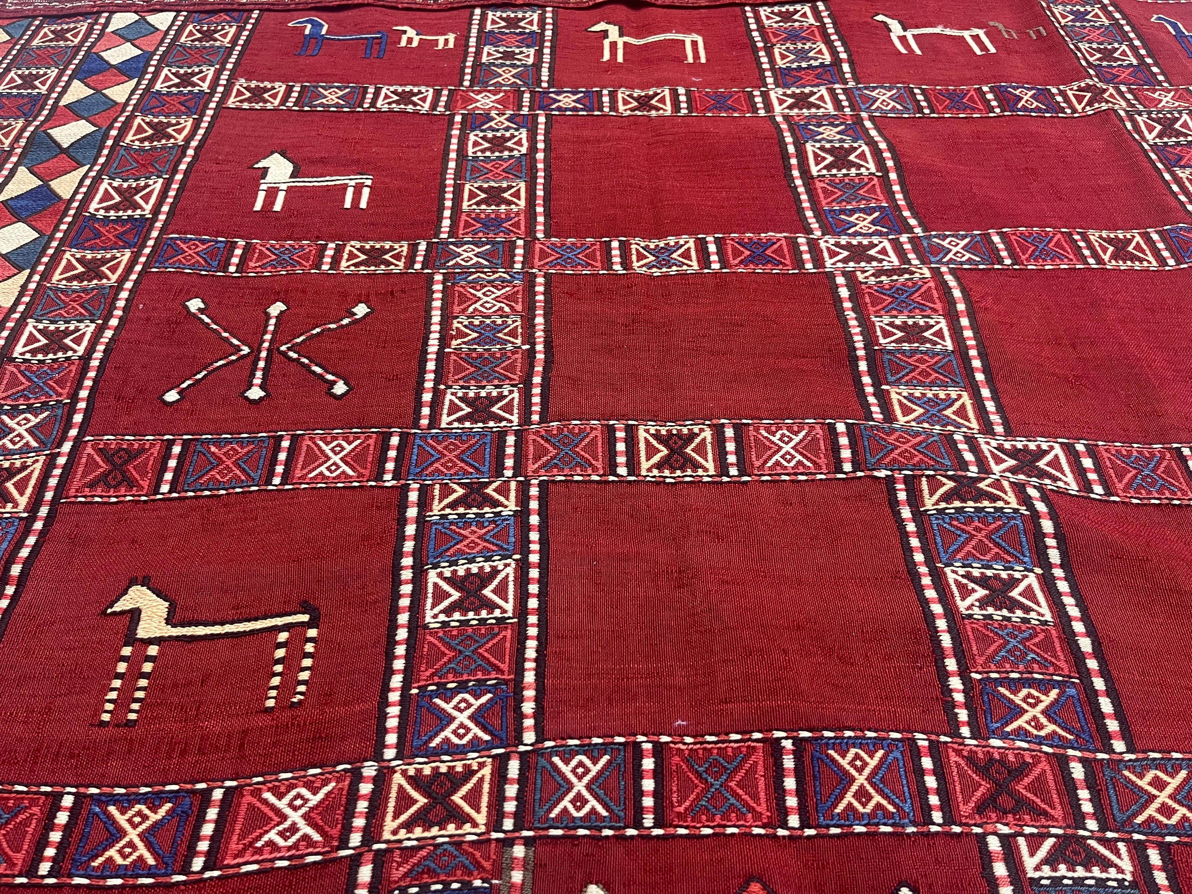 Antiker Verneh-Kilim-Teppich 5'7