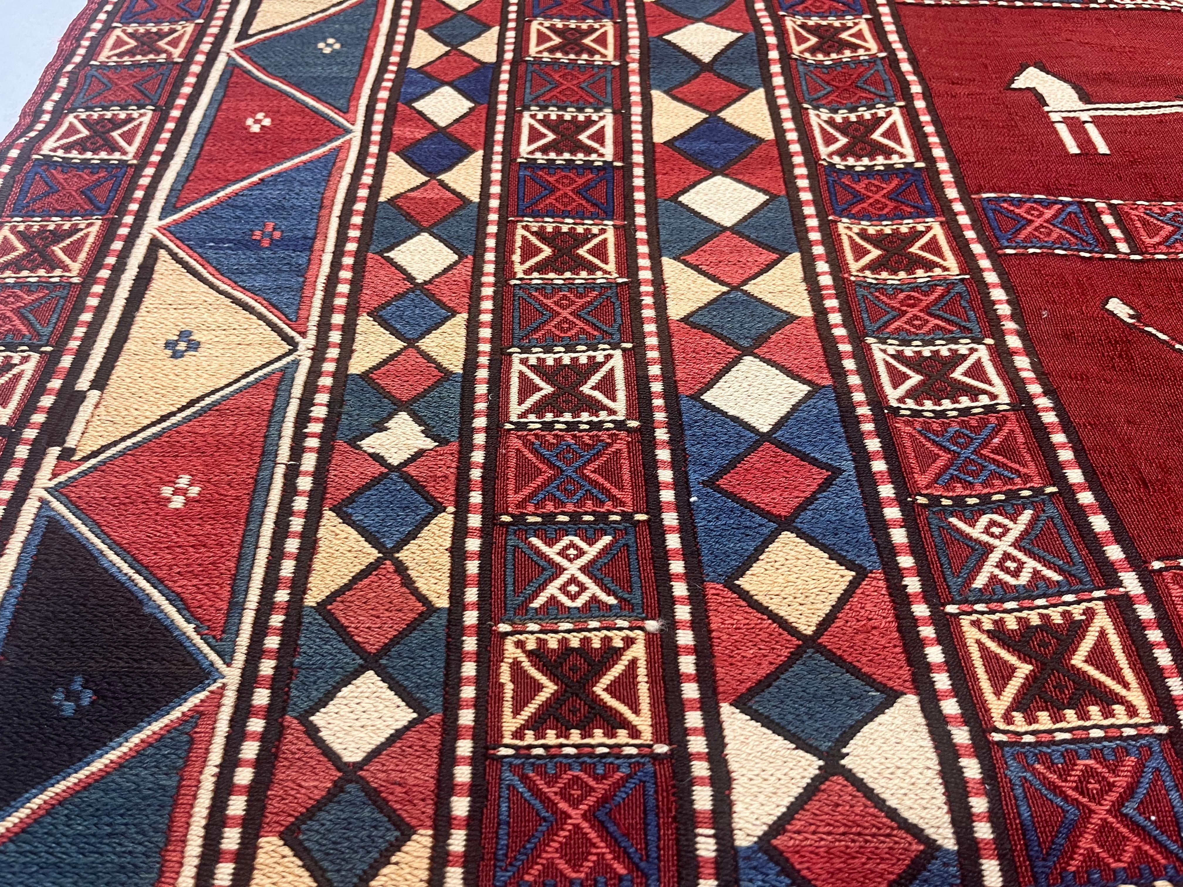 Antiker Verneh-Kilim-Teppich 5'7