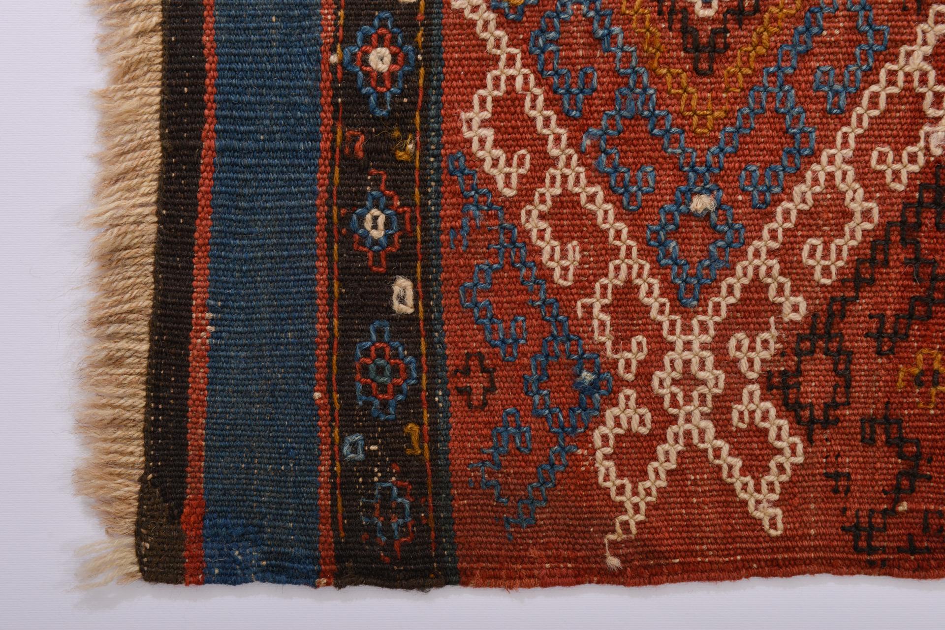 Antique Verneh Rug from Private Collection In Excellent Condition For Sale In Alessandria, Piemonte