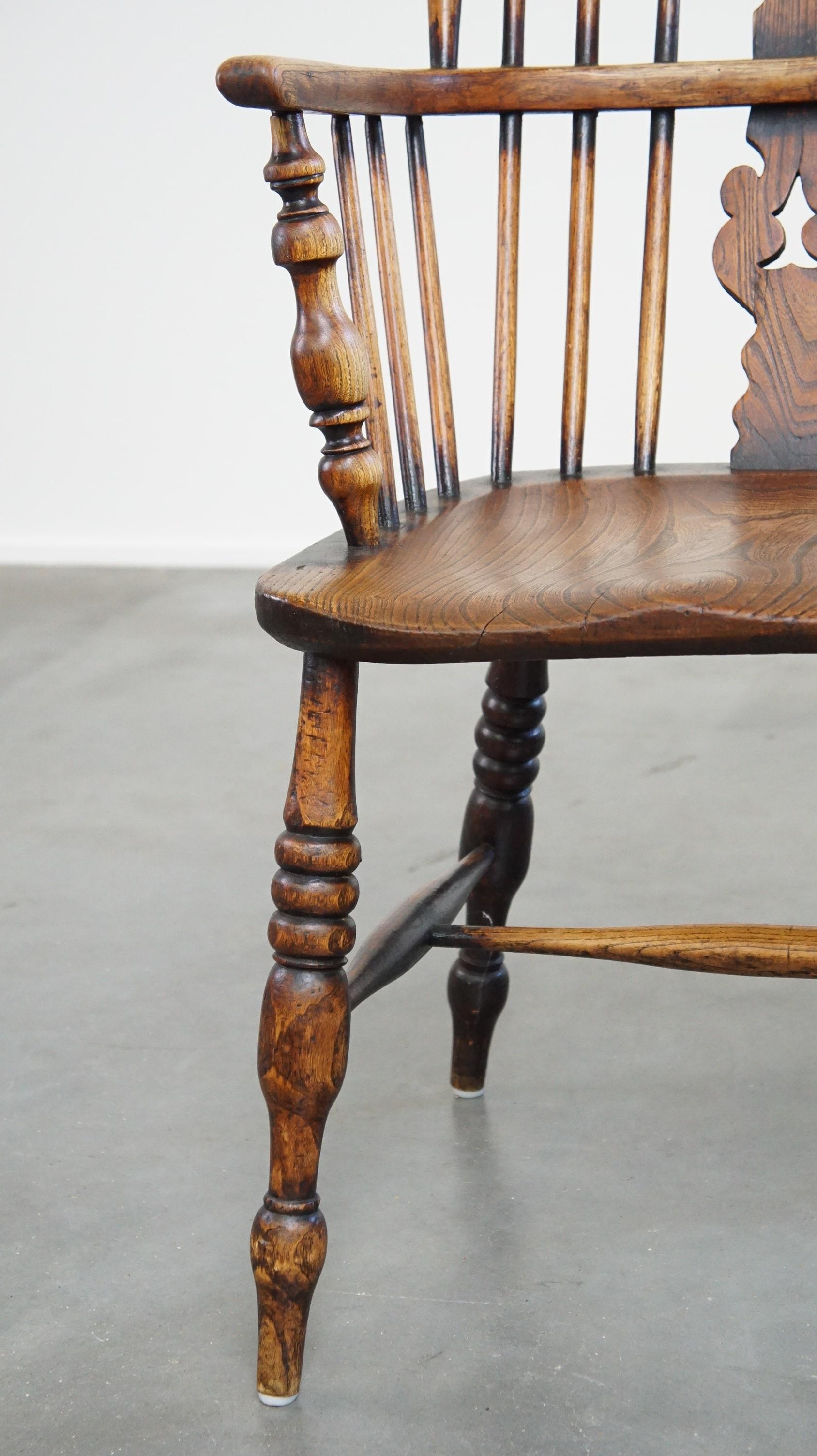 Ancienne et très belle chaise de salle à manger anglaise Windsor à dossier haut en vente 3