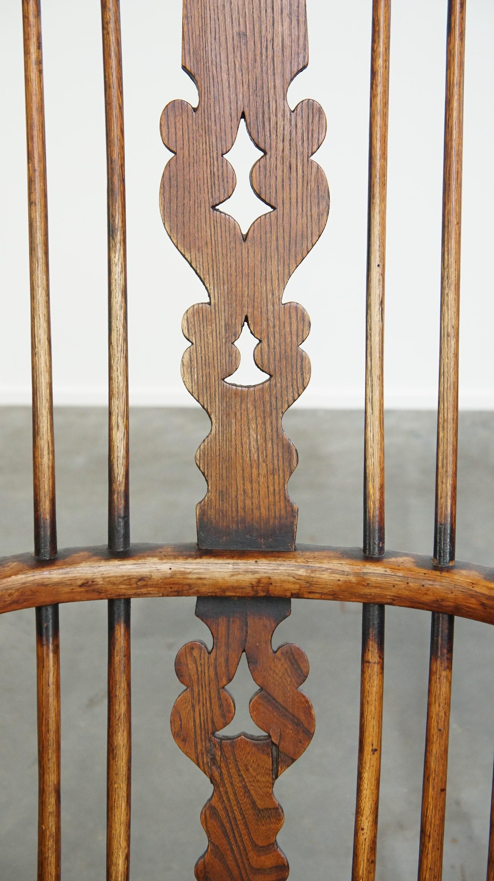 Ancienne et très belle chaise de salle à manger anglaise Windsor à dossier haut en vente 4