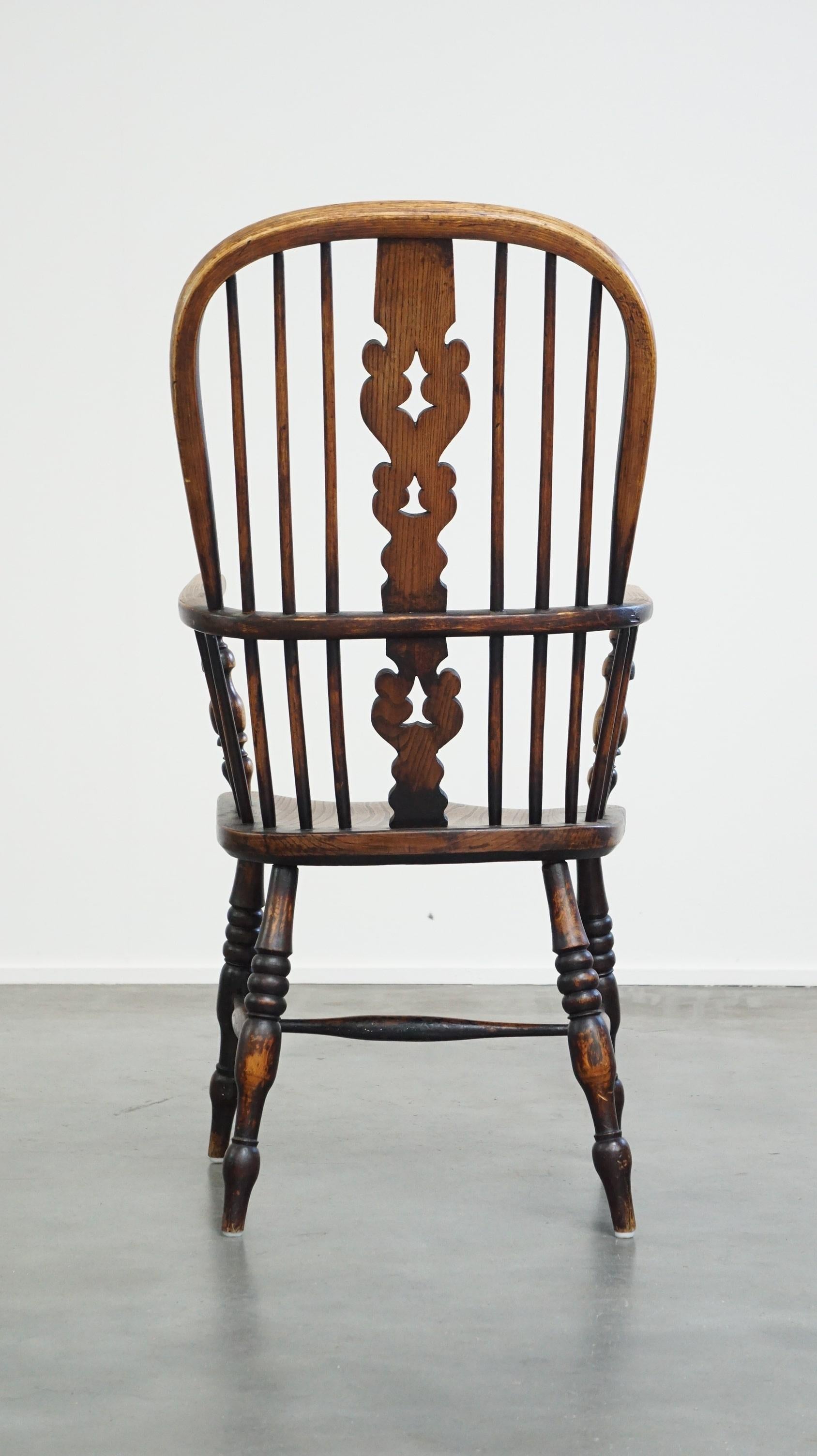 Fait main Ancienne et très belle chaise de salle à manger anglaise Windsor à dossier haut en vente
