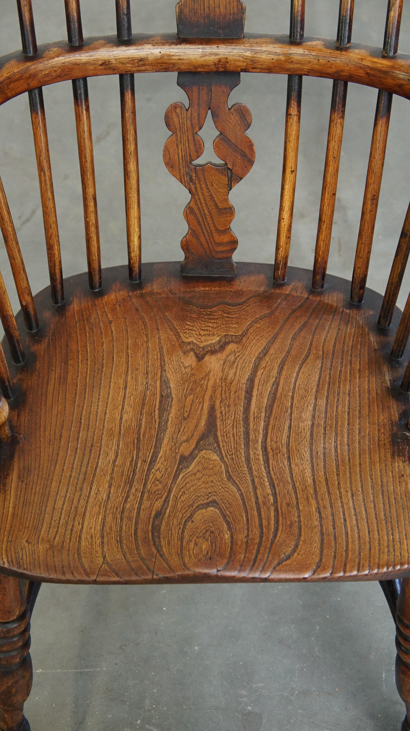 XIXe siècle Ancienne et très belle chaise de salle à manger anglaise Windsor à dossier haut en vente