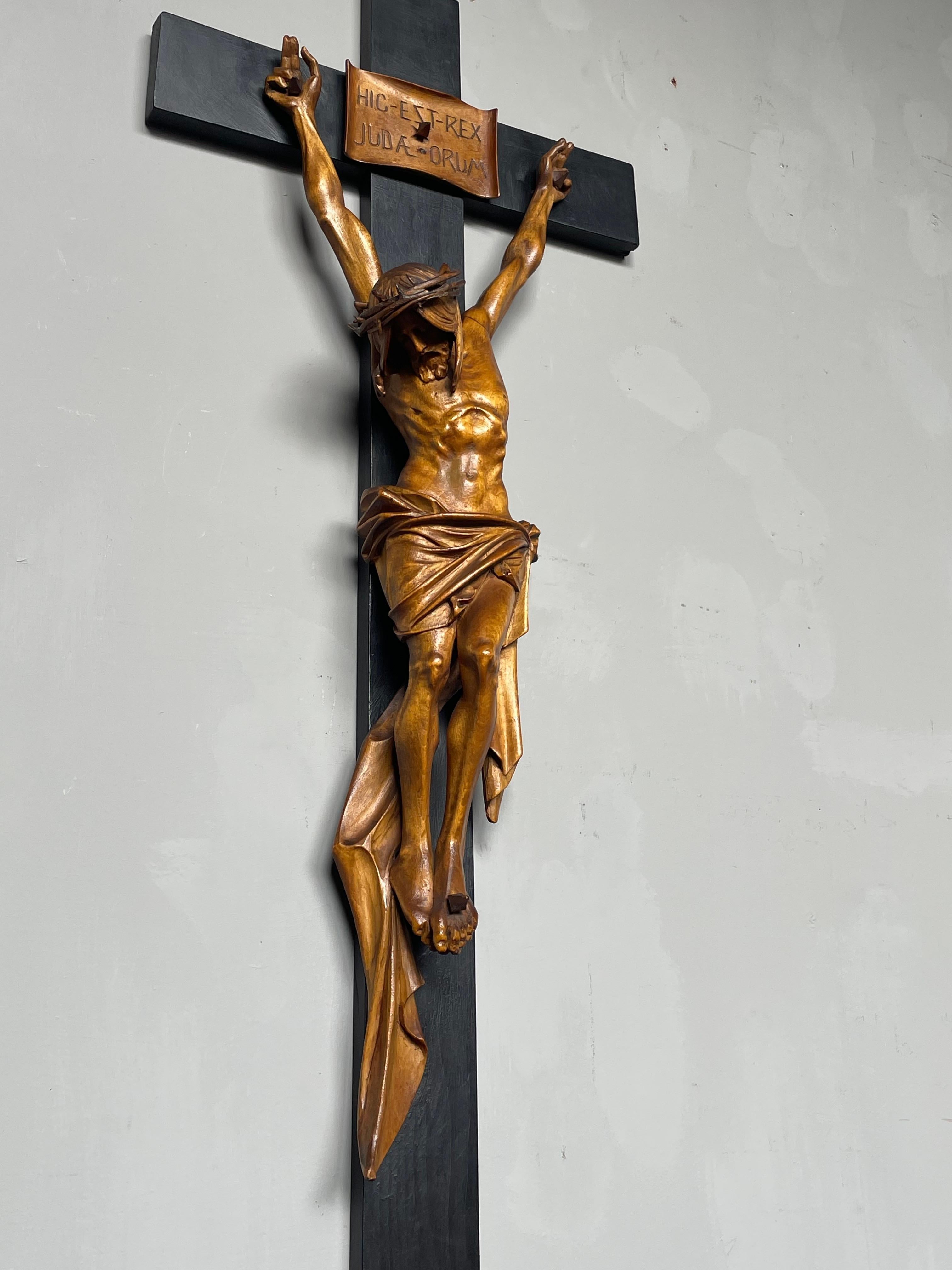 Antique & Very Fine Quality Hand Carved Wall Crucifix ' Hic Est Rex Iudaeorum ' 4