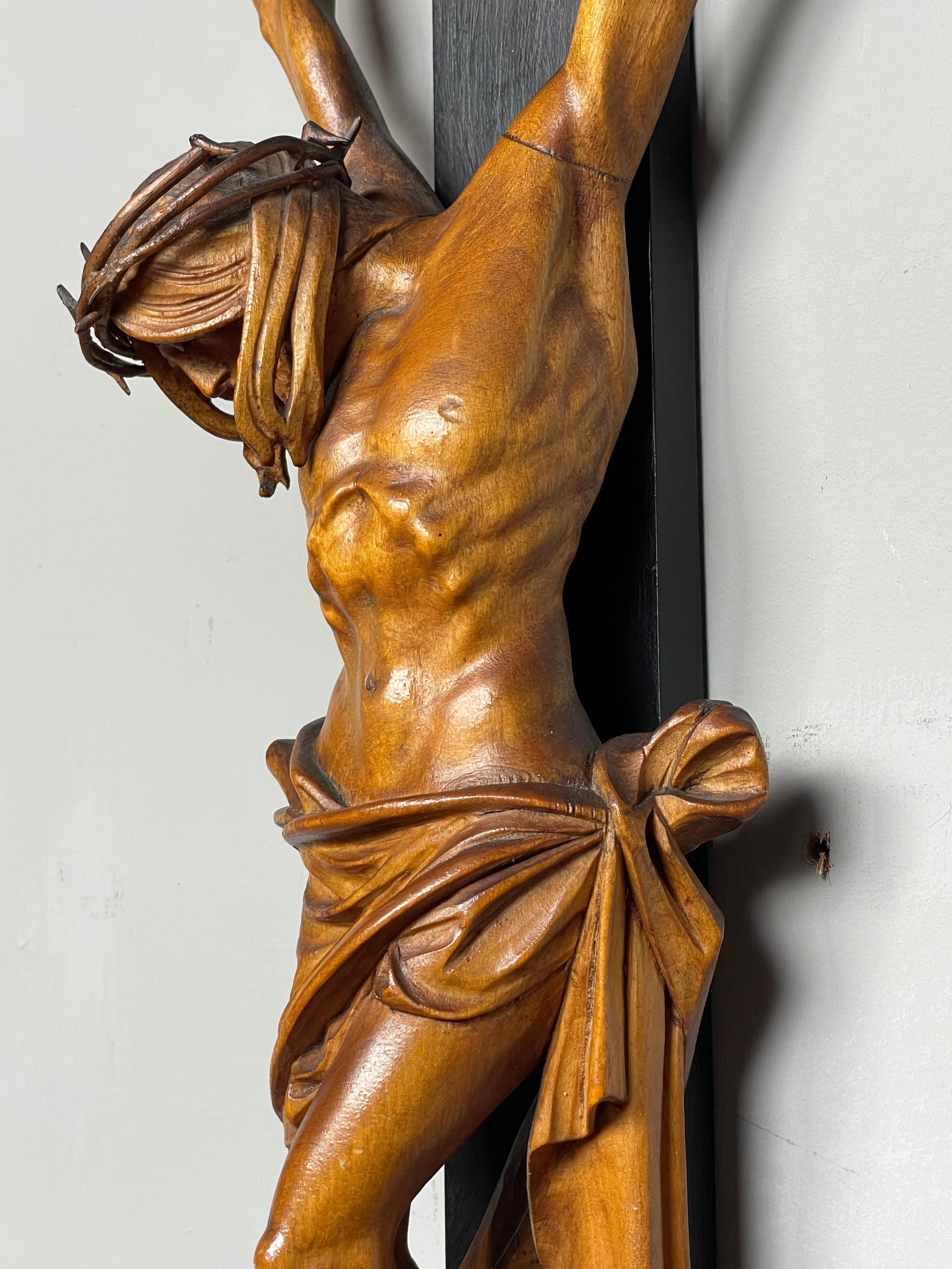 French Antique & Very Fine Quality Hand Carved Wall Crucifix ' Hic Est Rex Iudaeorum '